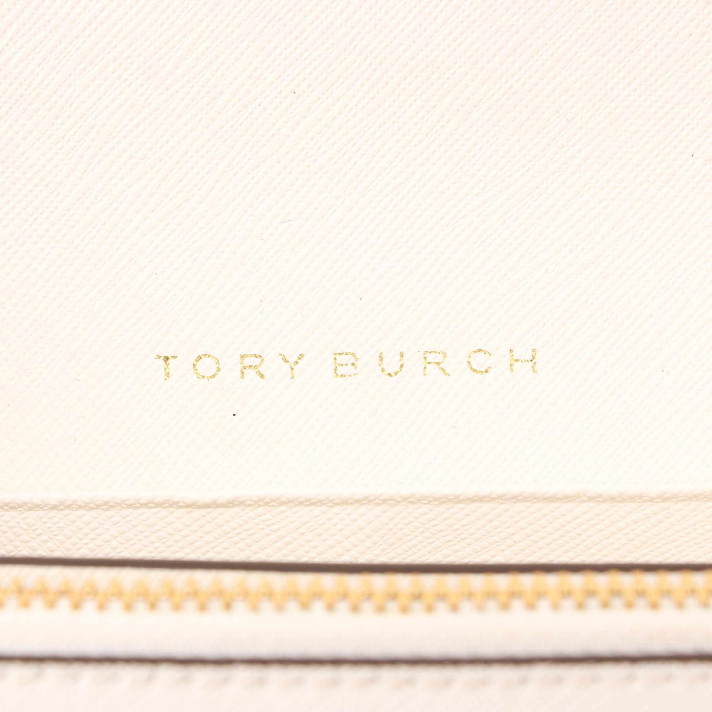Tory Burch Robinson Wallet-on-Chain Clutch in White Saffiano Leather