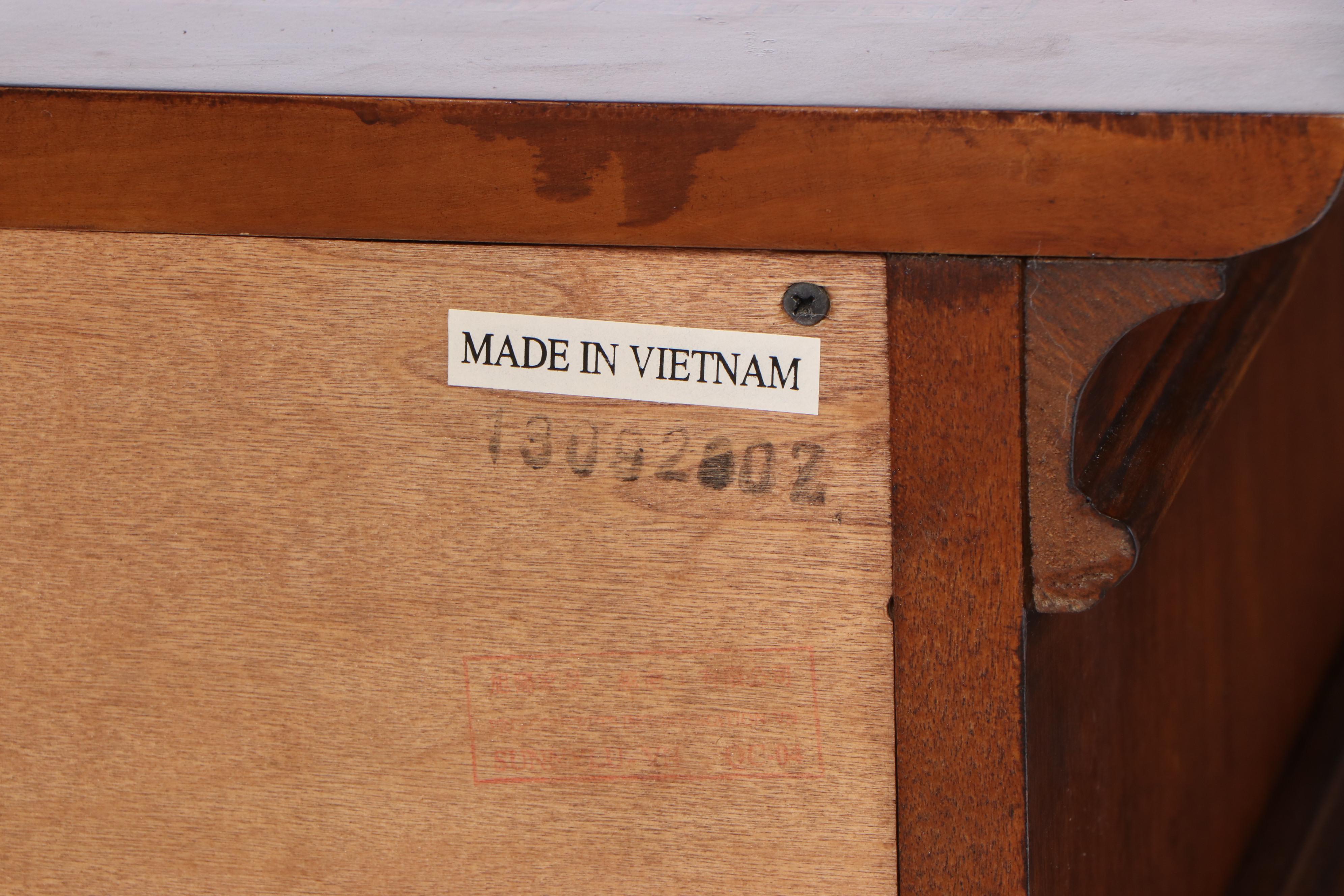 Liberty Furniture French Provincial Style Cherrywood Eight-Drawer Dresser