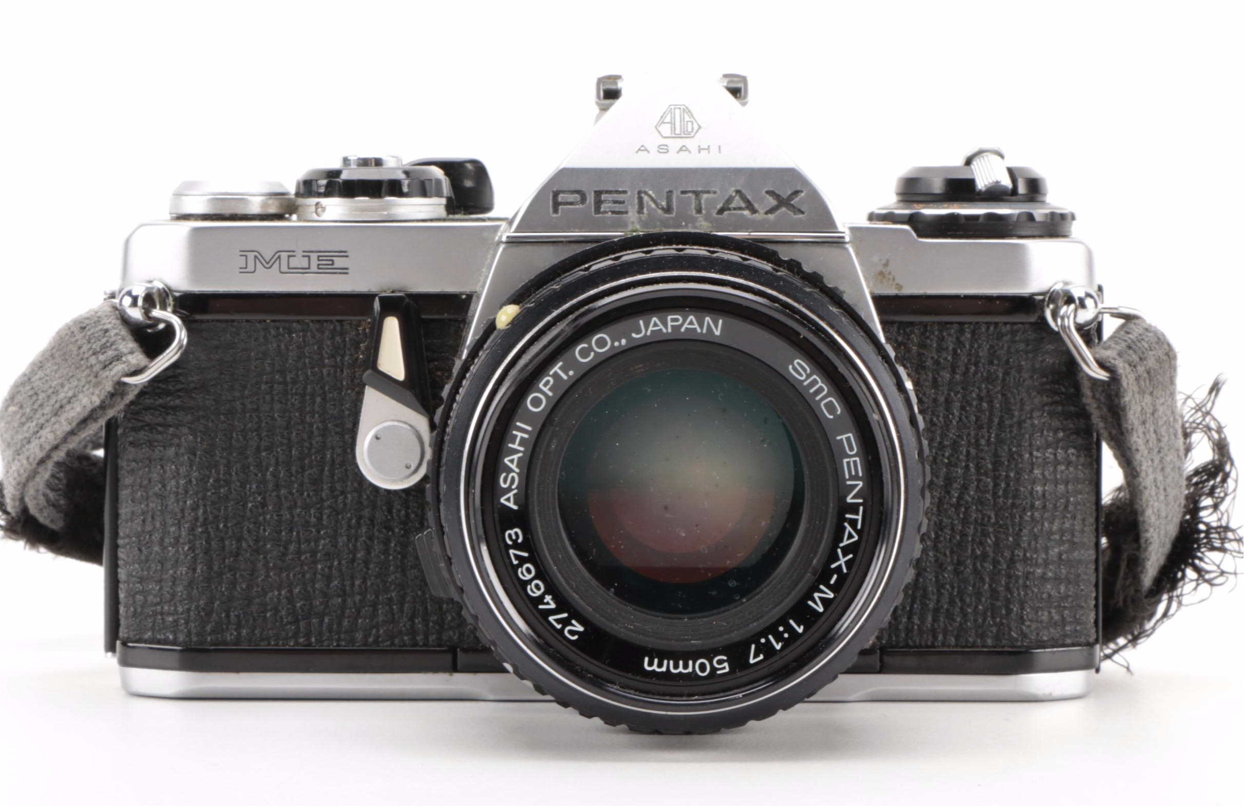 Asahi Pentax ME 35mm Camera with Vivitar Lens and Camera Bag