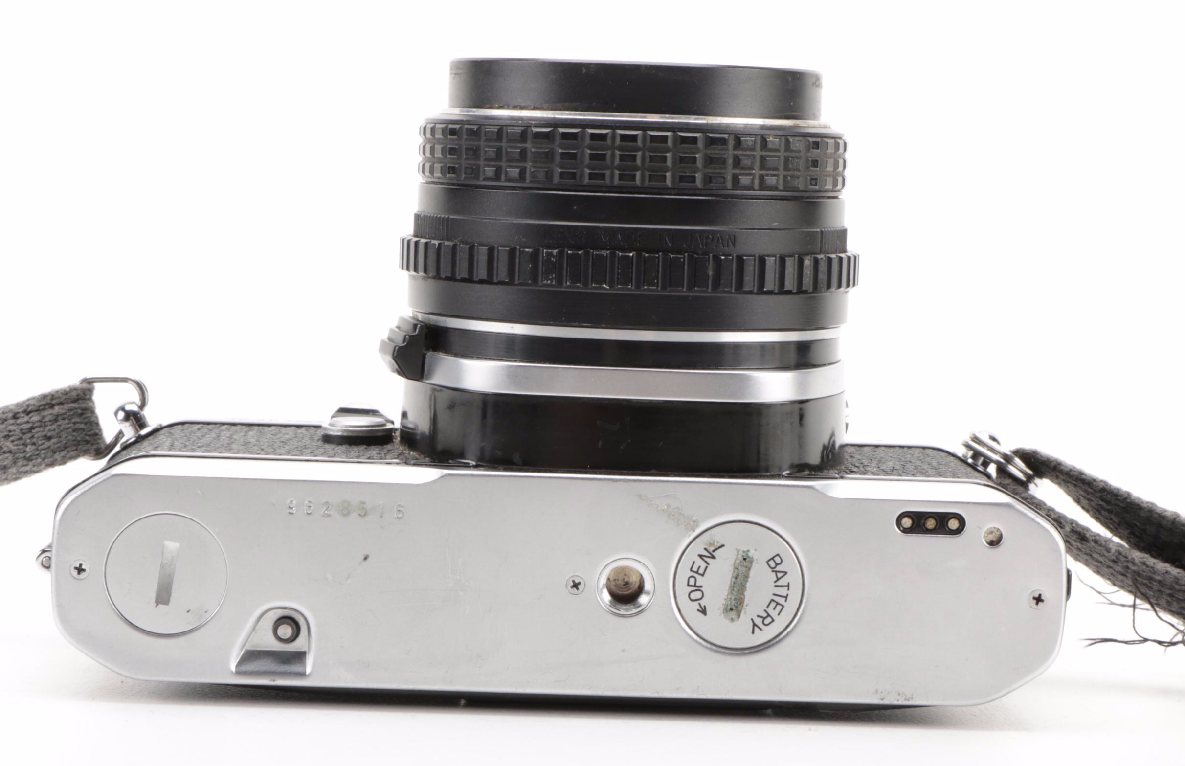 Asahi Pentax ME 35mm Camera with Vivitar Lens and Camera Bag