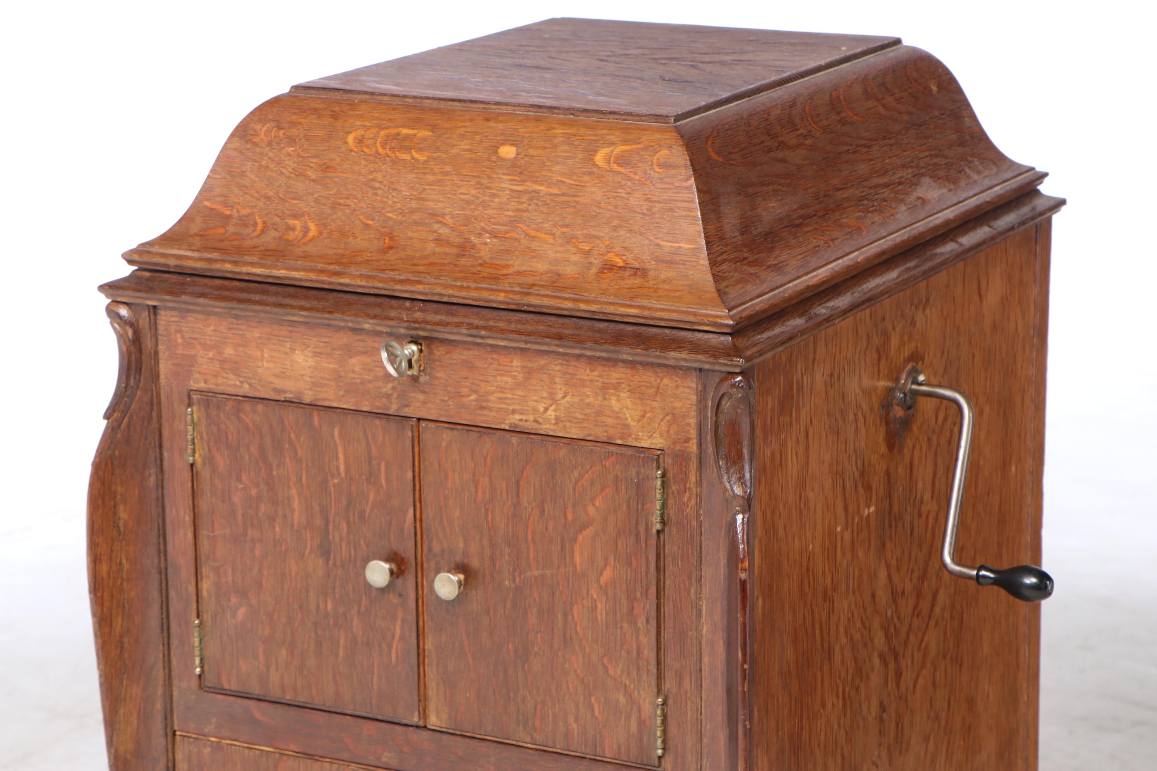 Victor Talking Machine Co. Victrola No. 2 Record Player in Standing Cabinet