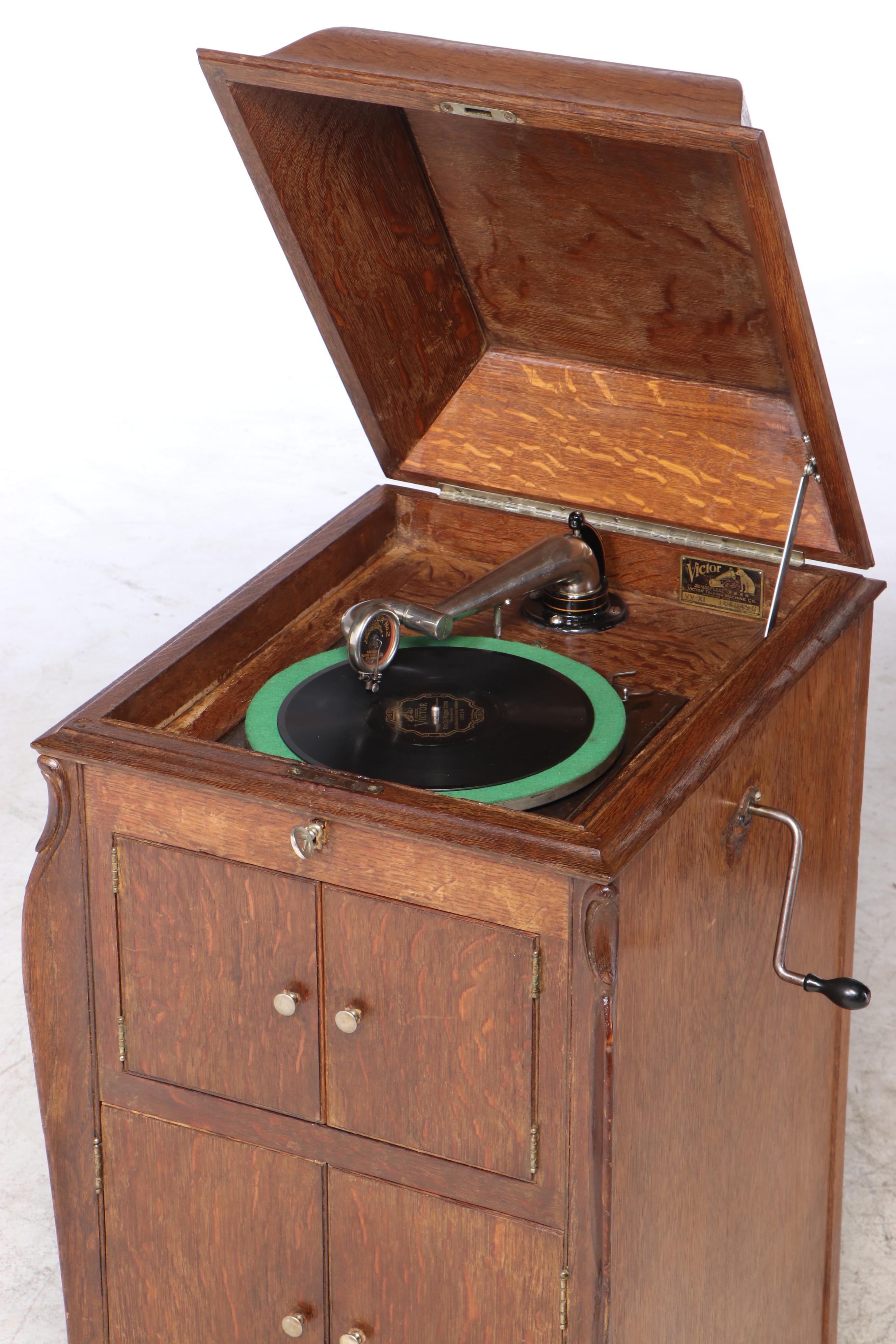 Victor Talking Machine Co. Victrola No. 2 Record Player in Standing Cabinet