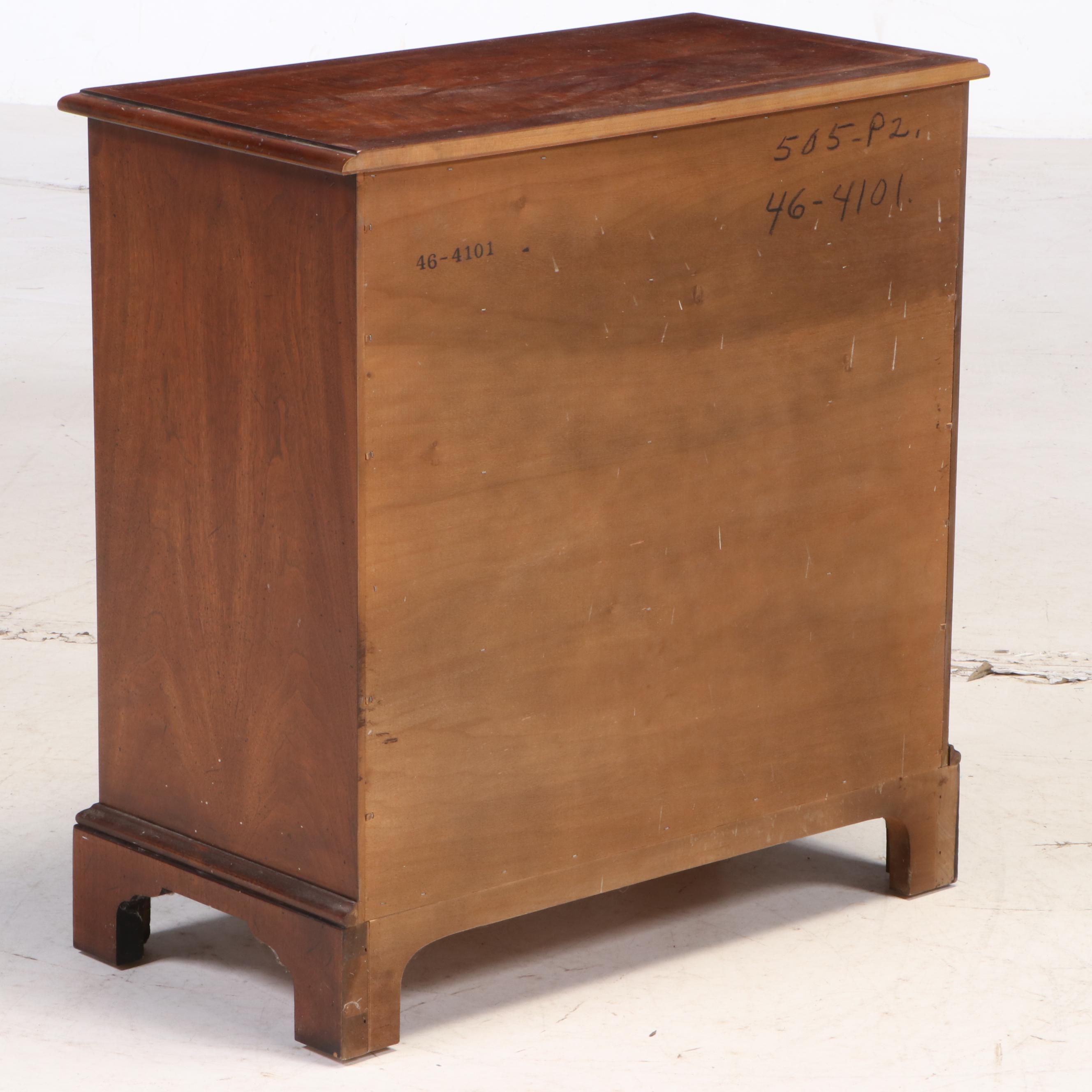 Henredon "Folio Four" George II Style Walnut and Crossbanded Bedside Chest