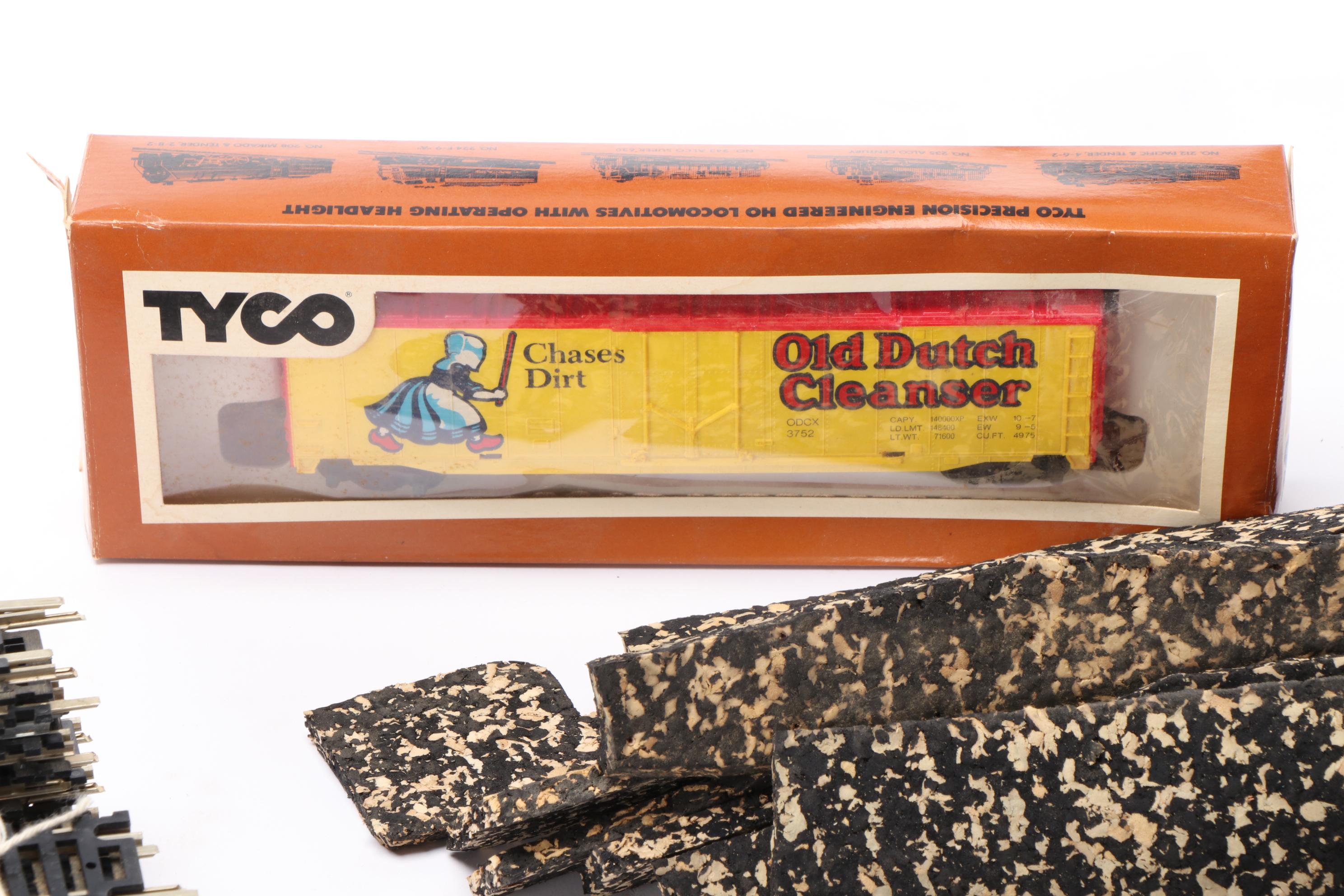 Atlas HO Scale Model Railroad Track, Roadbed, Tyco Freight Car, Accessories