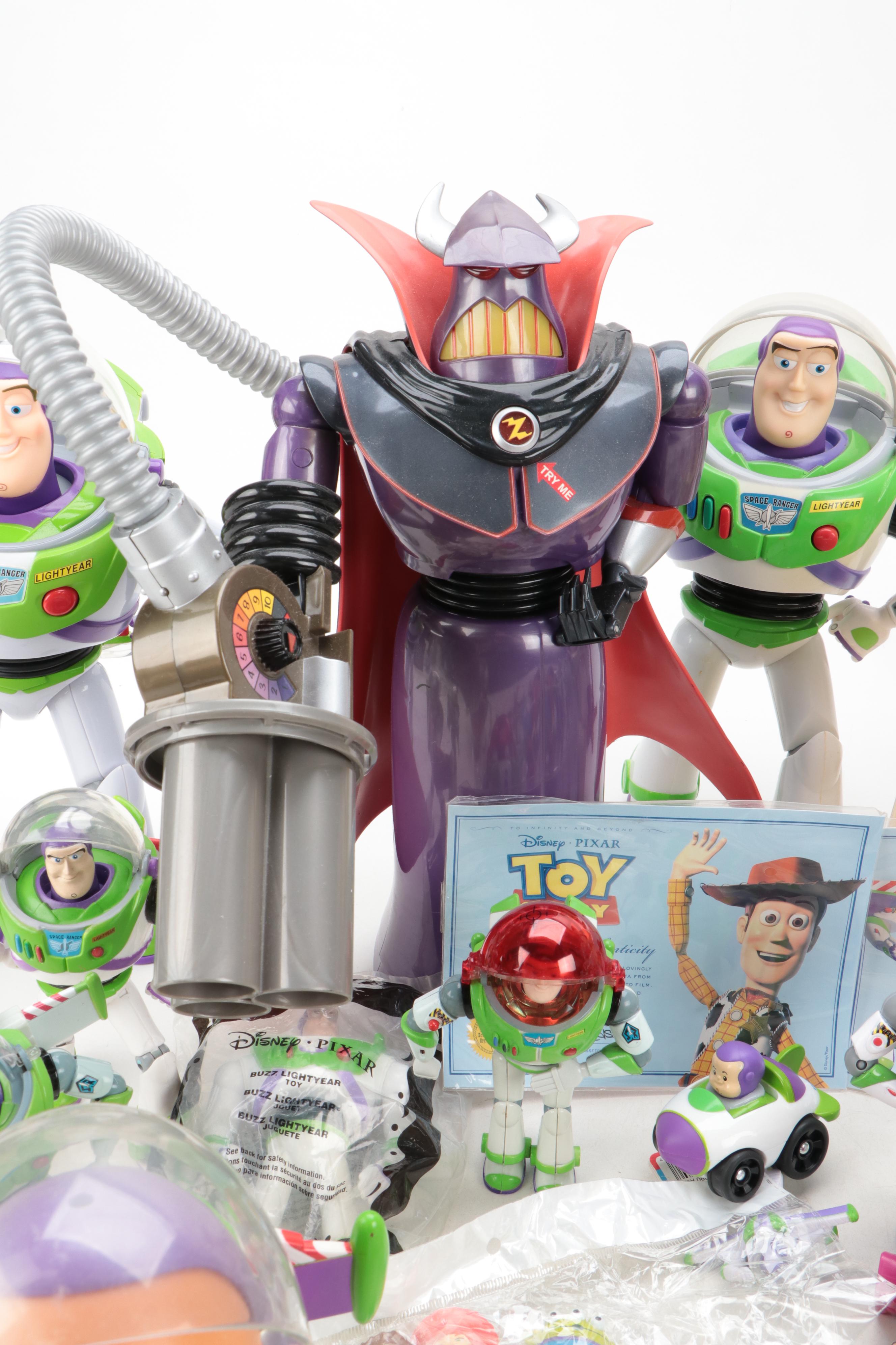 Disney's Buzz Lightyear, Woody and Other "Toy Story" Toys and Clock