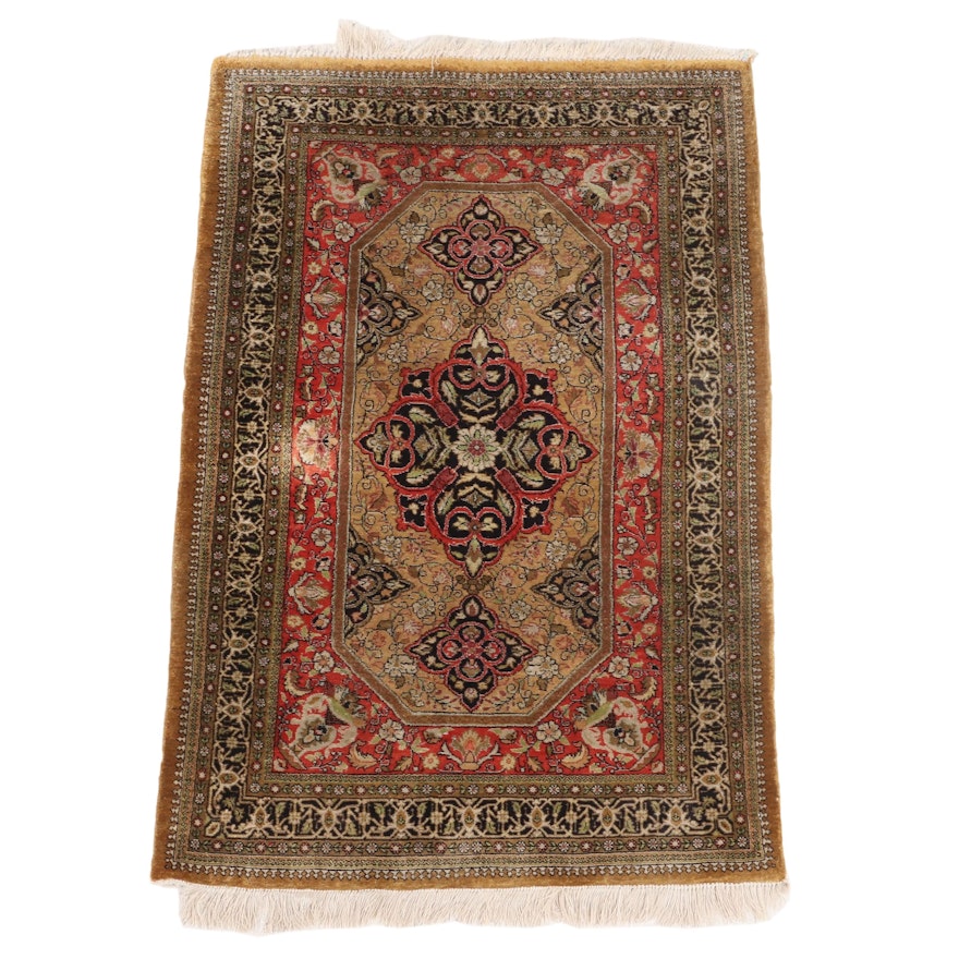 2'7 x 4'3 Hand-Knotted Persian Kashan Accent Rug