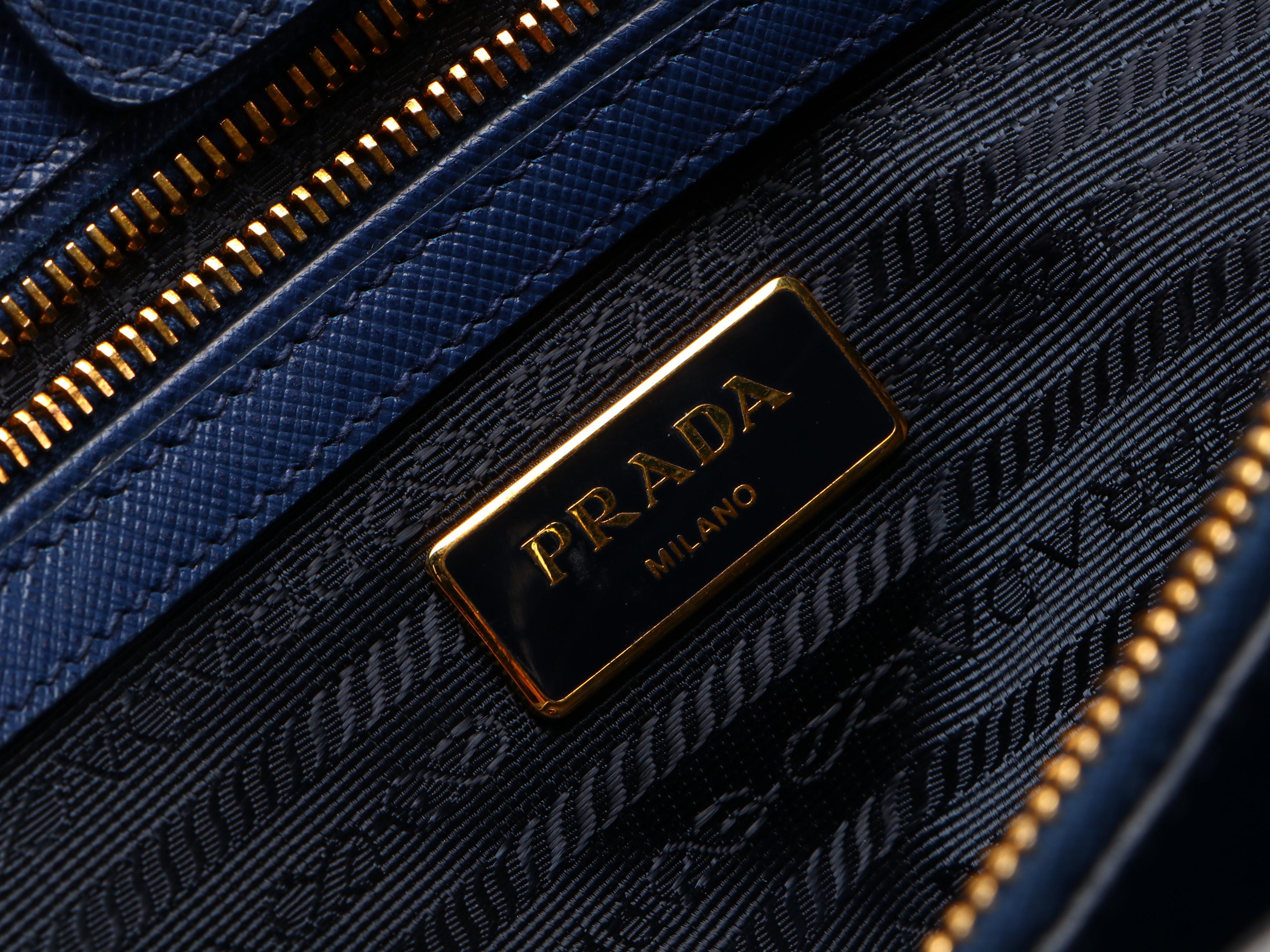 Prada Medium Lux Tote Handbag in Blue Saffiano Leather with Detachable Strap