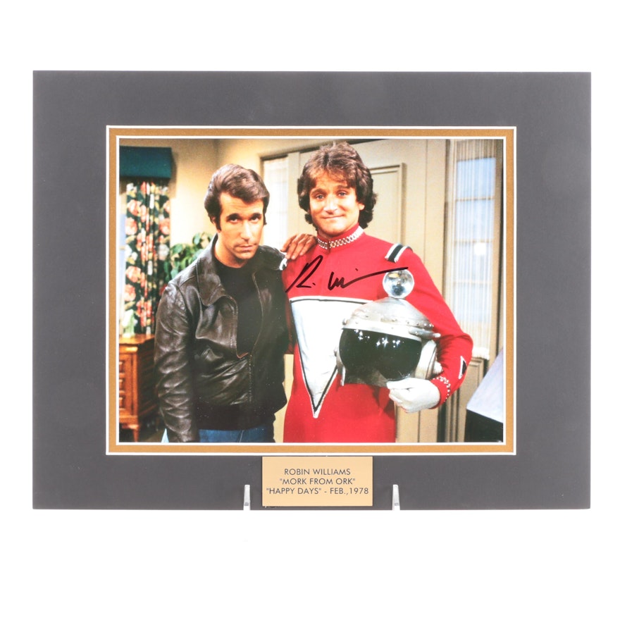 Robin Williams "Mork From Ork" Signed "Happy Days" (Feb.1978) TV Photo Print