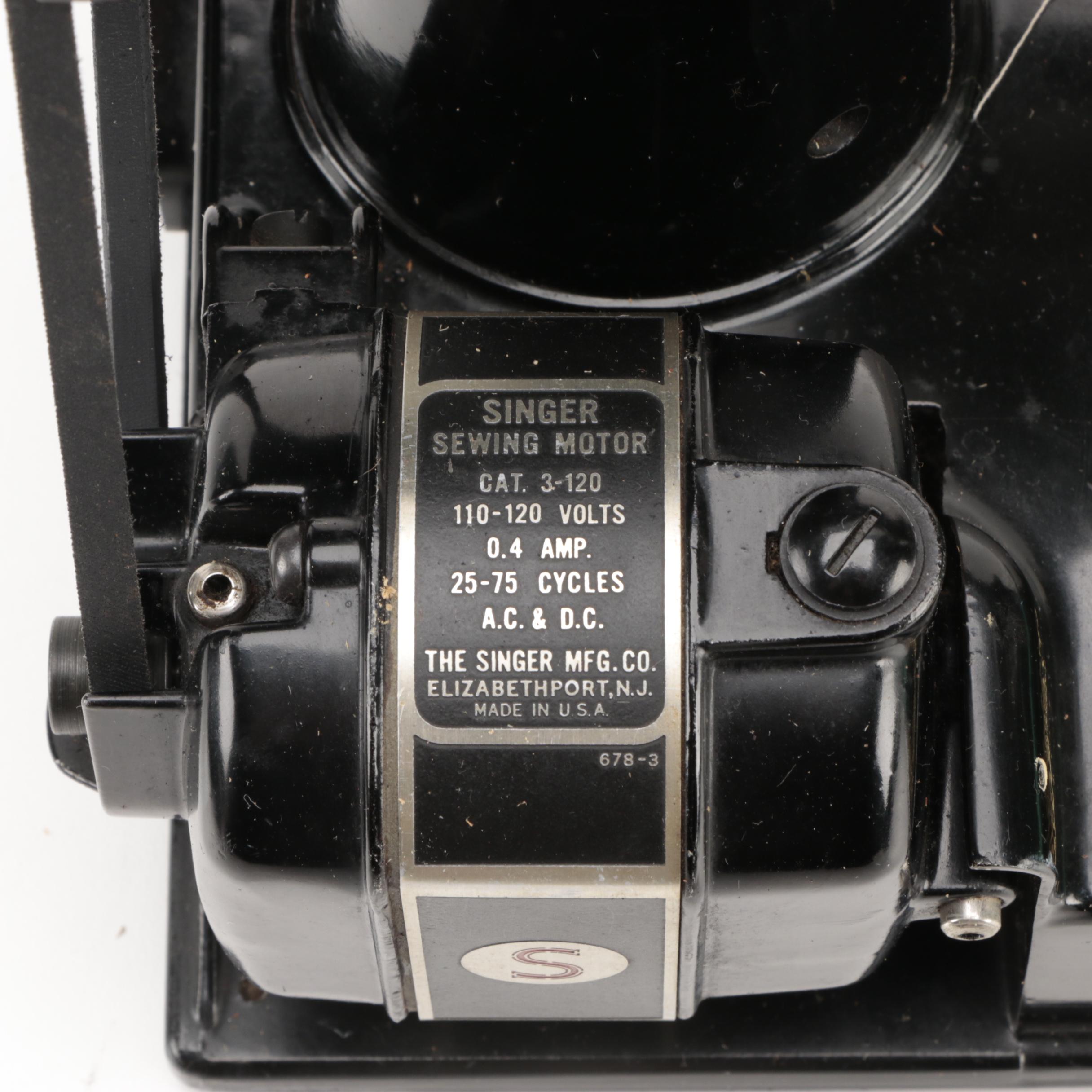 Singer 221 Featherweight Sewing Machine with Case, 1948