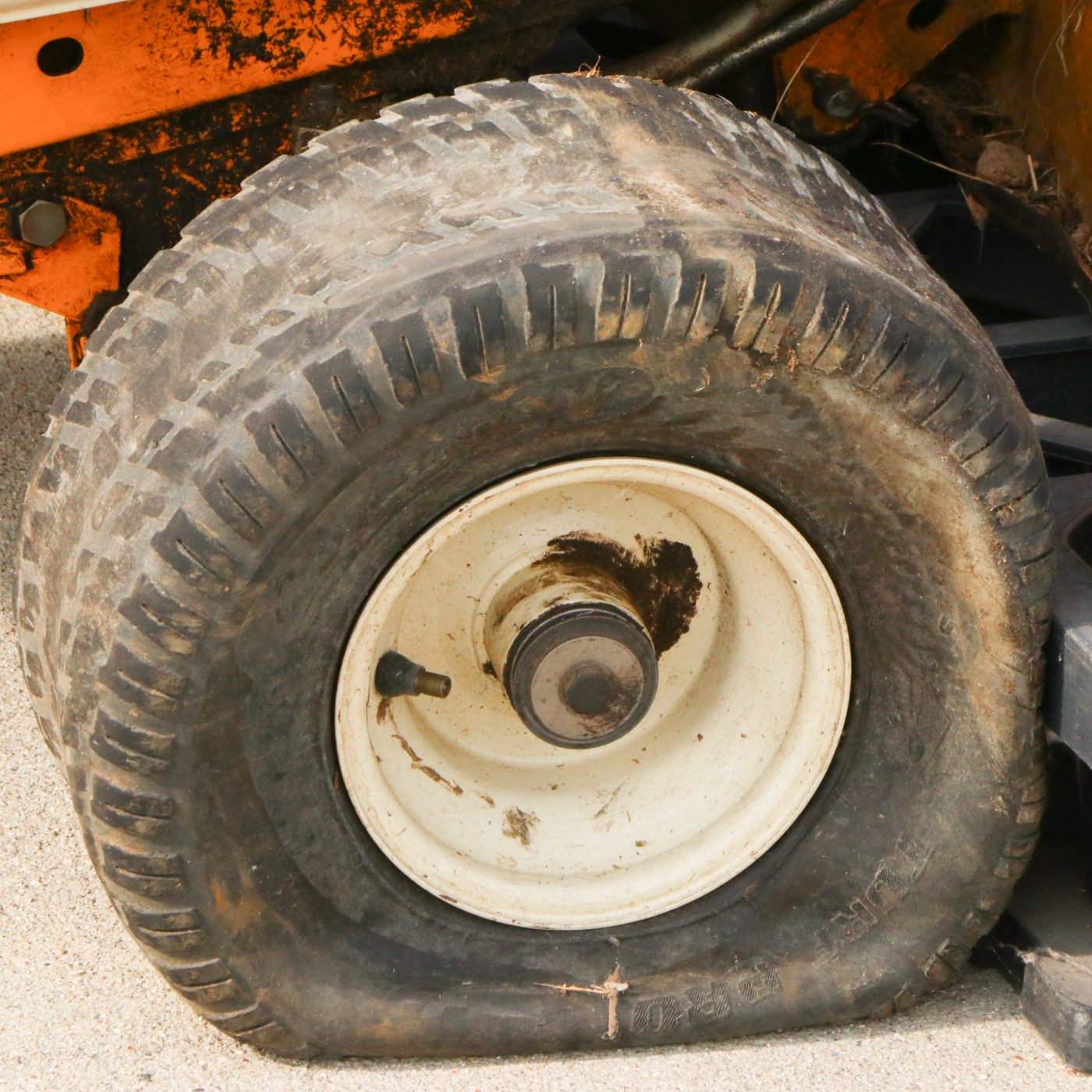 Cub Cadet 2146 Riding Lawnmower