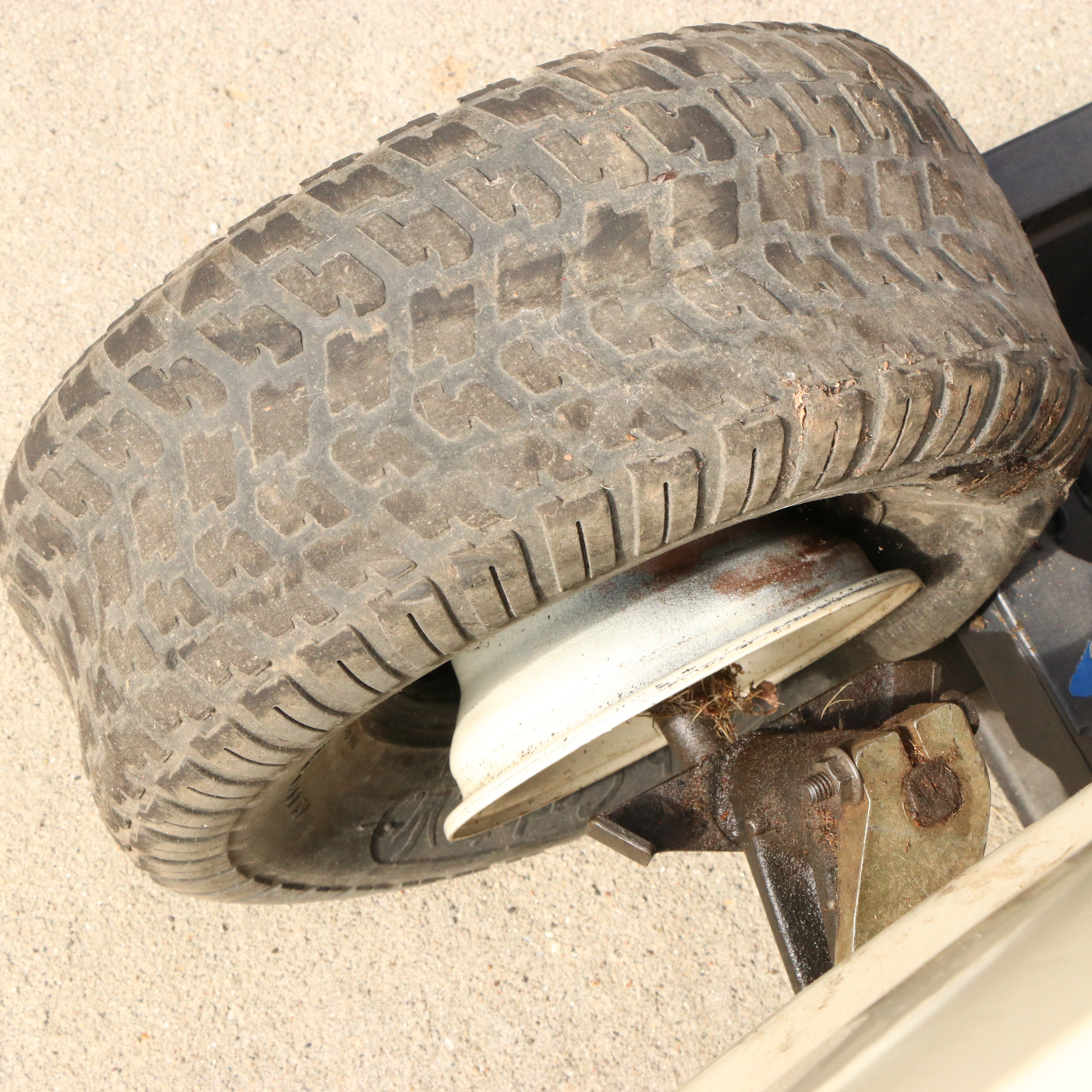 Cub Cadet 2146 Riding Lawnmower