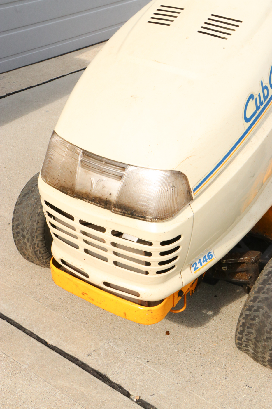 Cub Cadet 2146 Riding Lawnmower