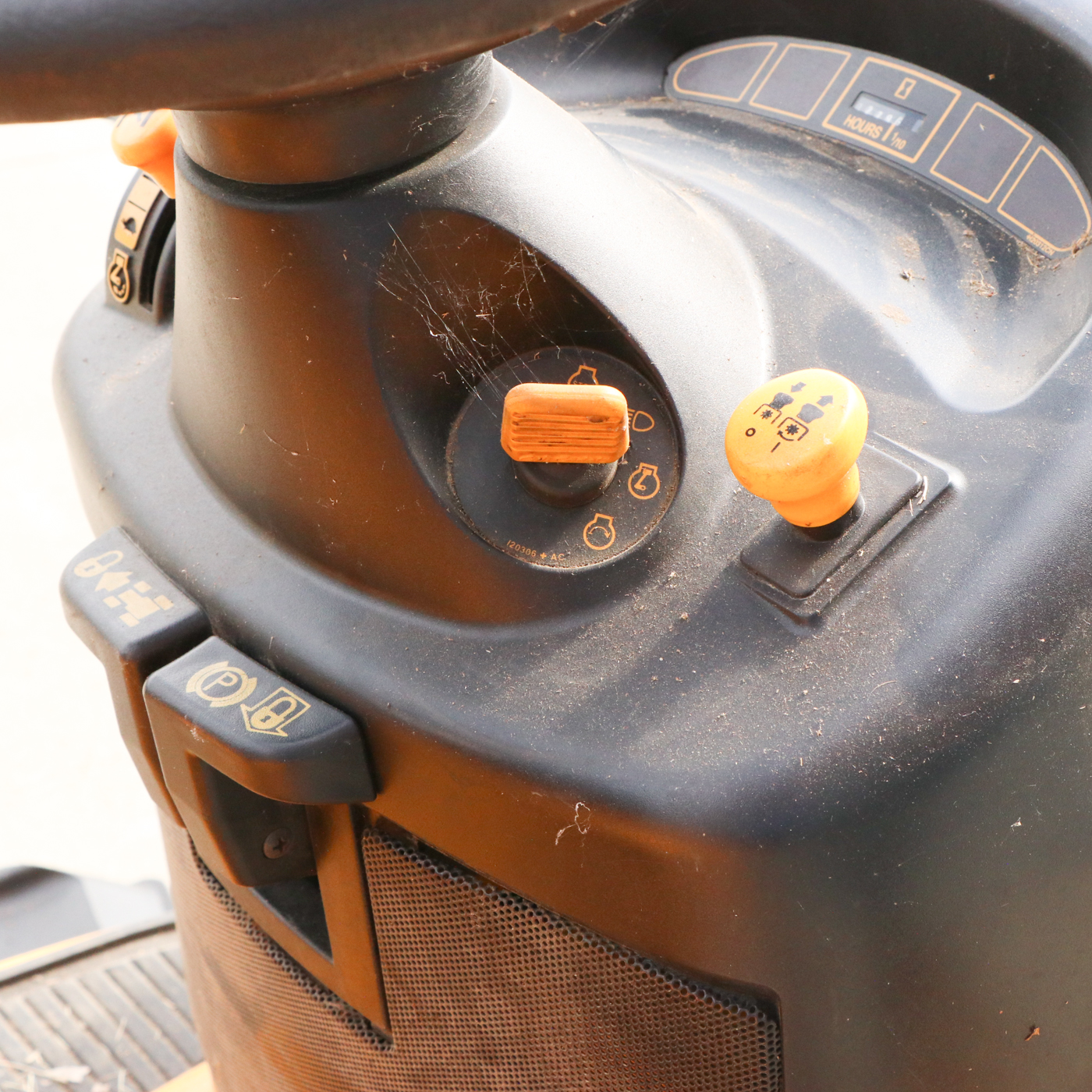 Cub Cadet 2146 Riding Lawnmower