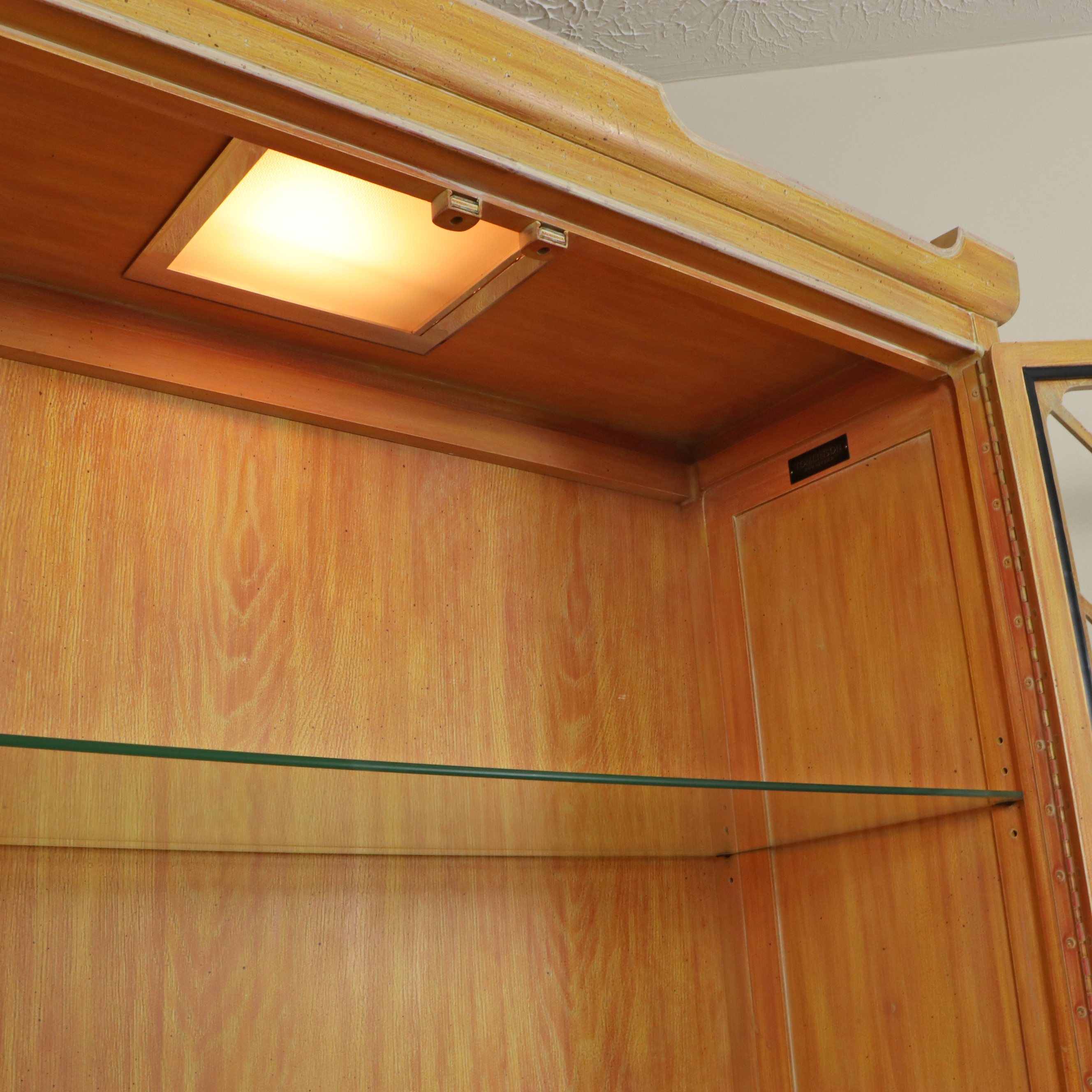 Tomlinson Furniture Pagoda Motif Illuminated China Cabinet, Mid-20th Century