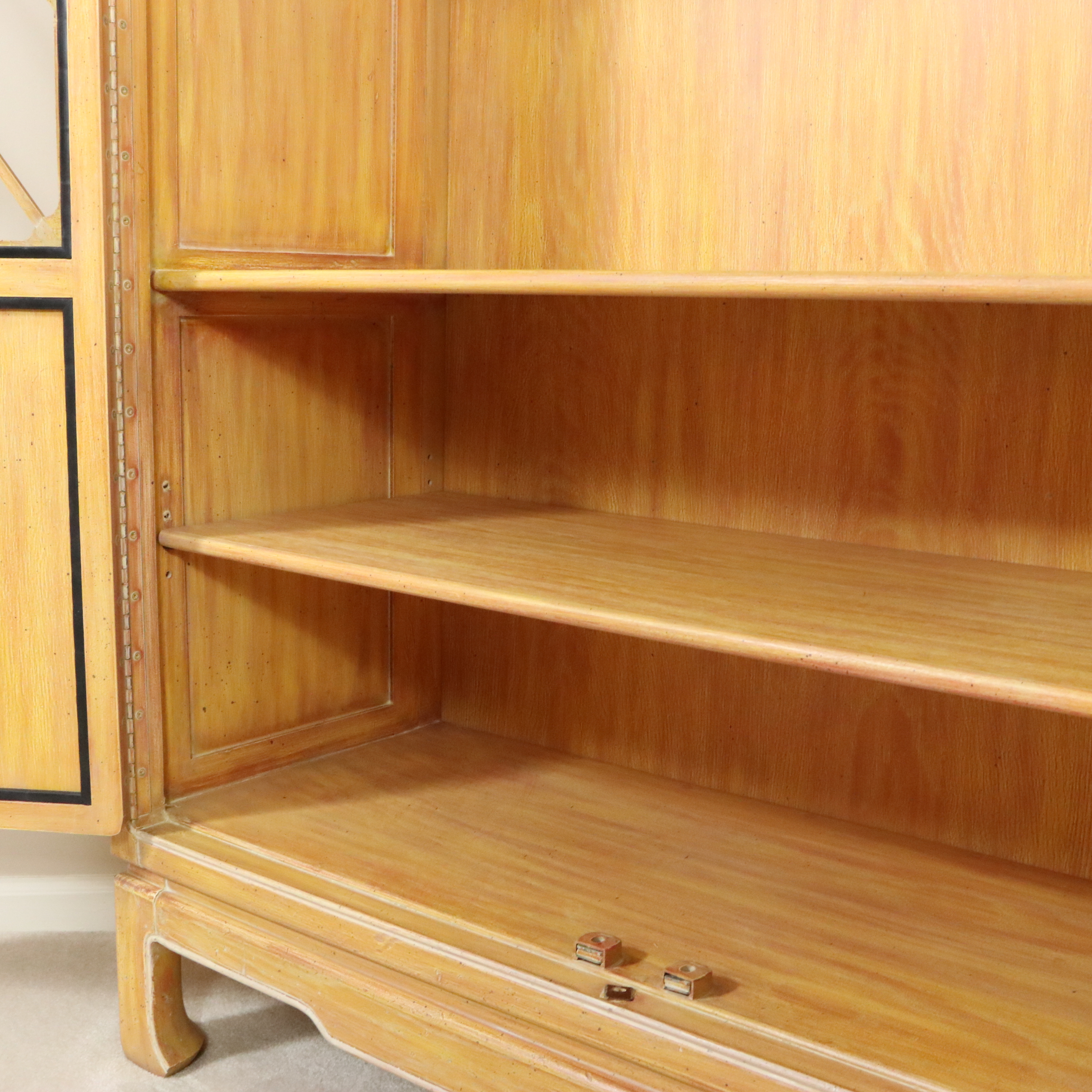 Tomlinson Furniture Pagoda Motif Illuminated China Cabinet, Mid-20th Century