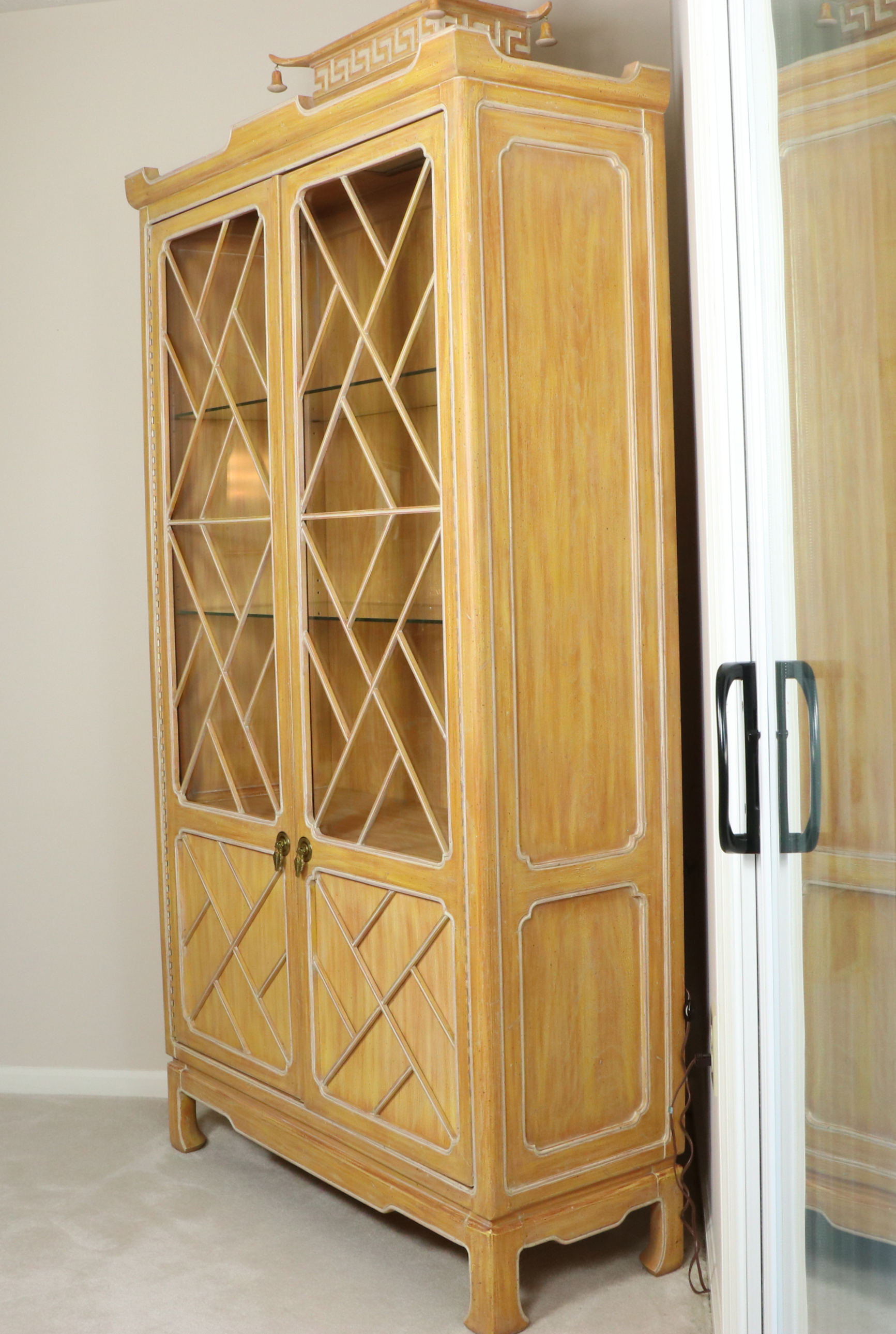 Tomlinson Furniture Pagoda Motif Illuminated China Cabinet, Mid-20th Century