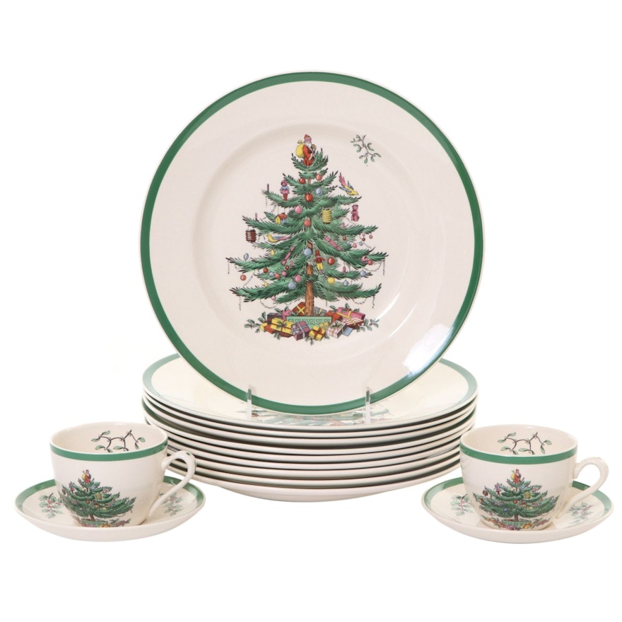 Spode "Christmas Tree" Earthenware Dinner Plates and Teacups, Late 20th Century