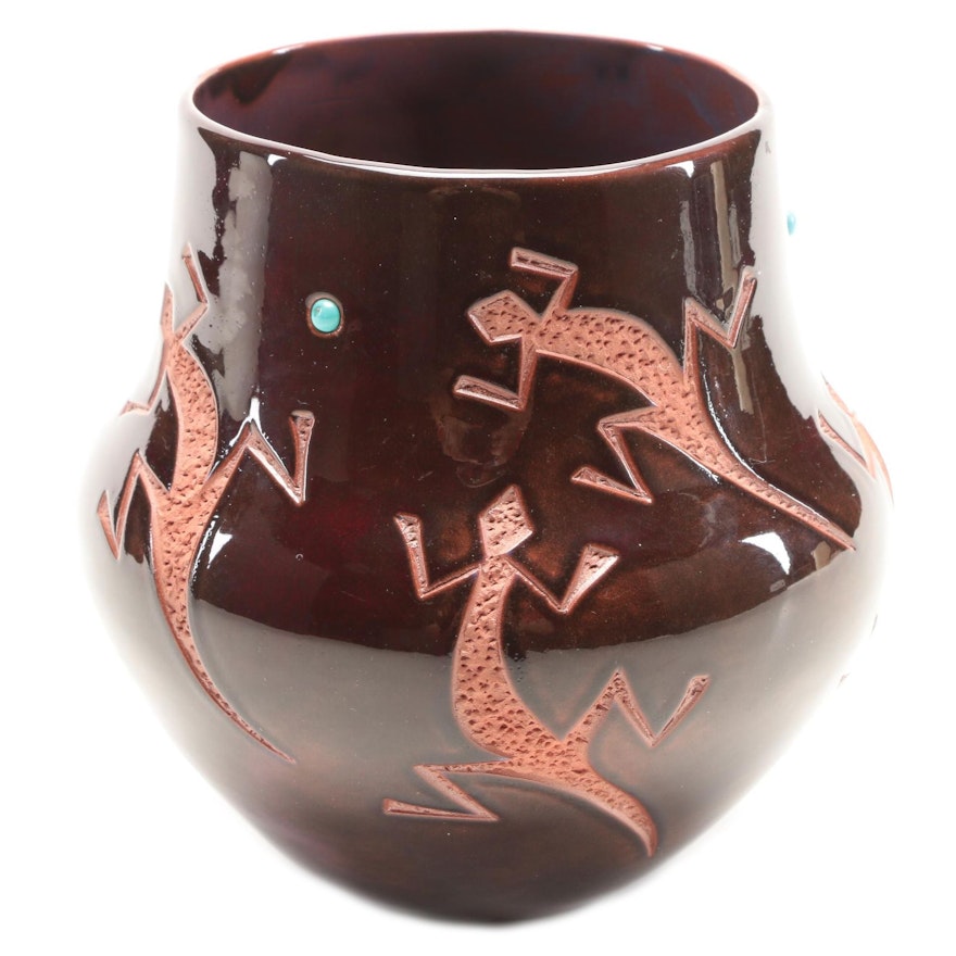 C. Maurus Mimbres Lizard Motif Chino Acoma Pueblo Pottery Vase, 1994