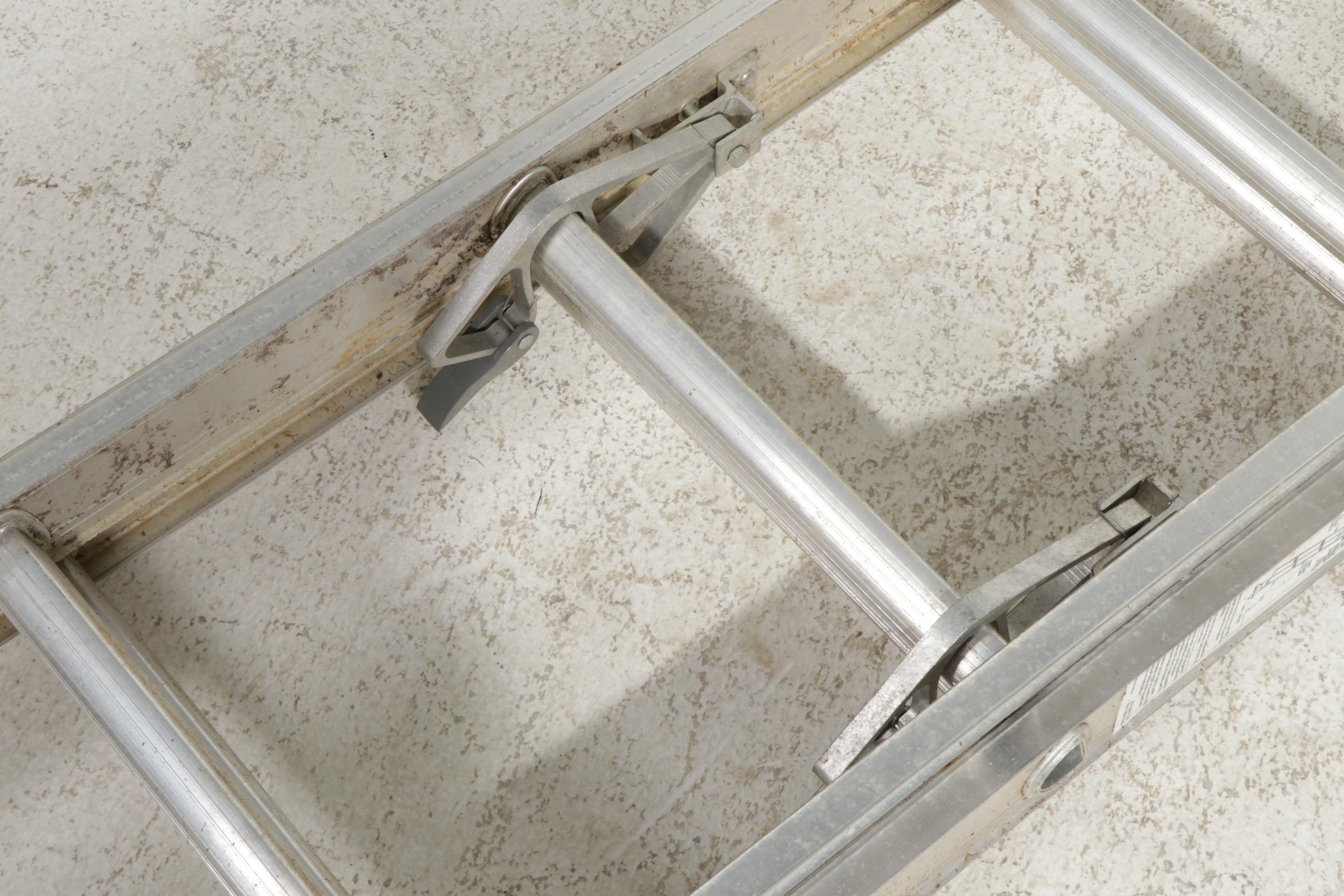 Werner Model D1116-2 16-Foot Aluminum Extension Ladder