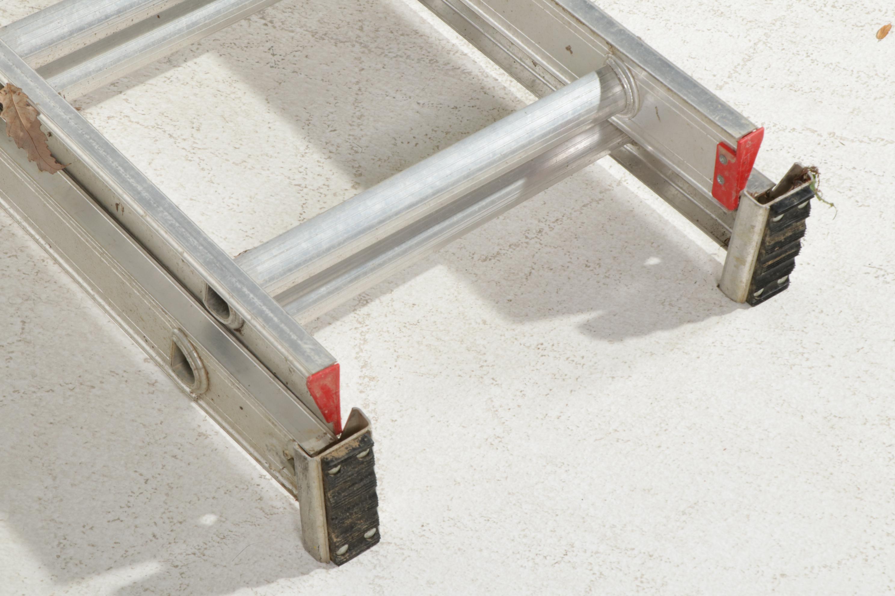 Werner Model D1116-2 16-Foot Aluminum Extension Ladder