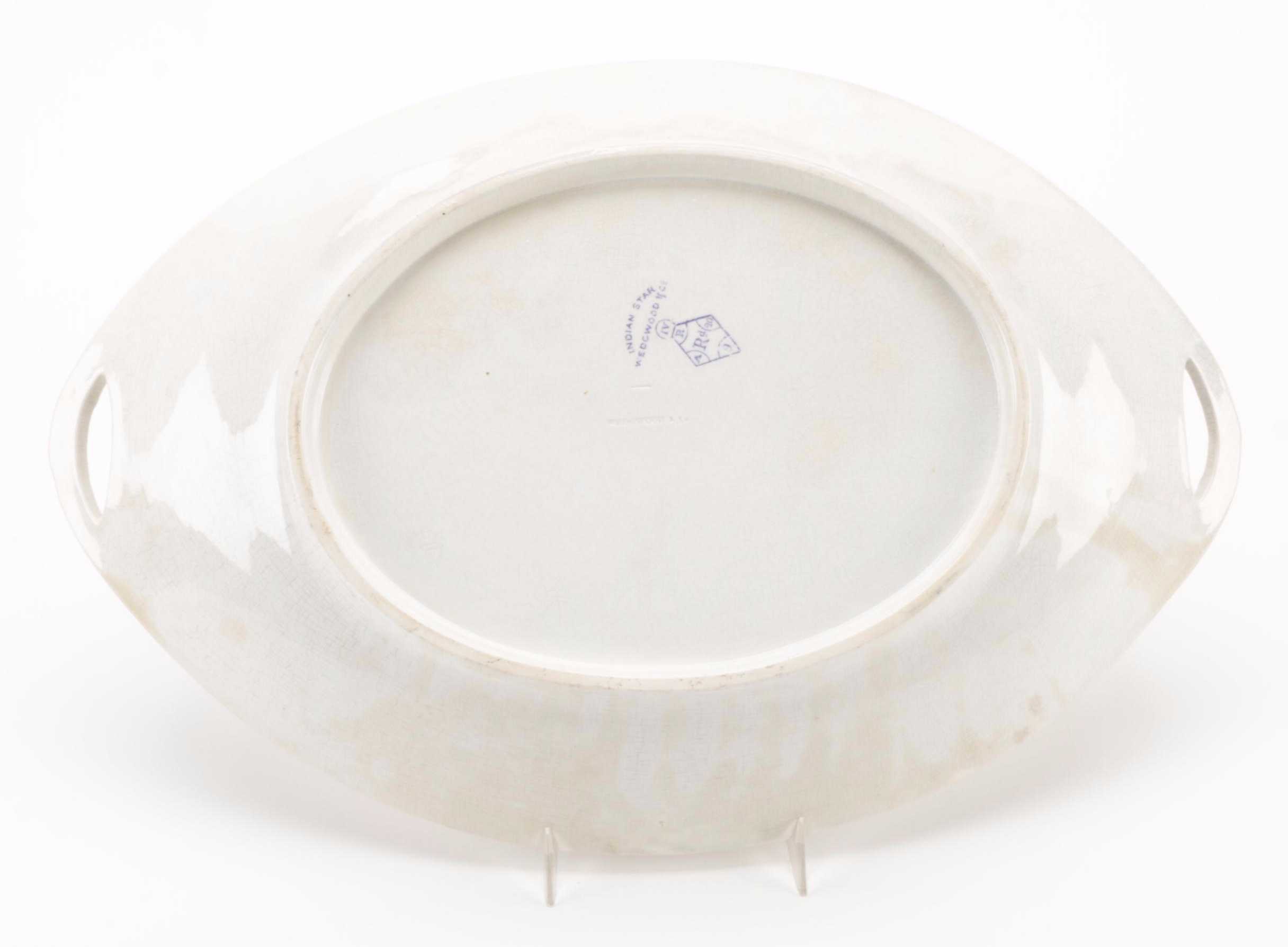 Wedgwood "Indian Star" Stoneware Serving Platter, Early 19th Century