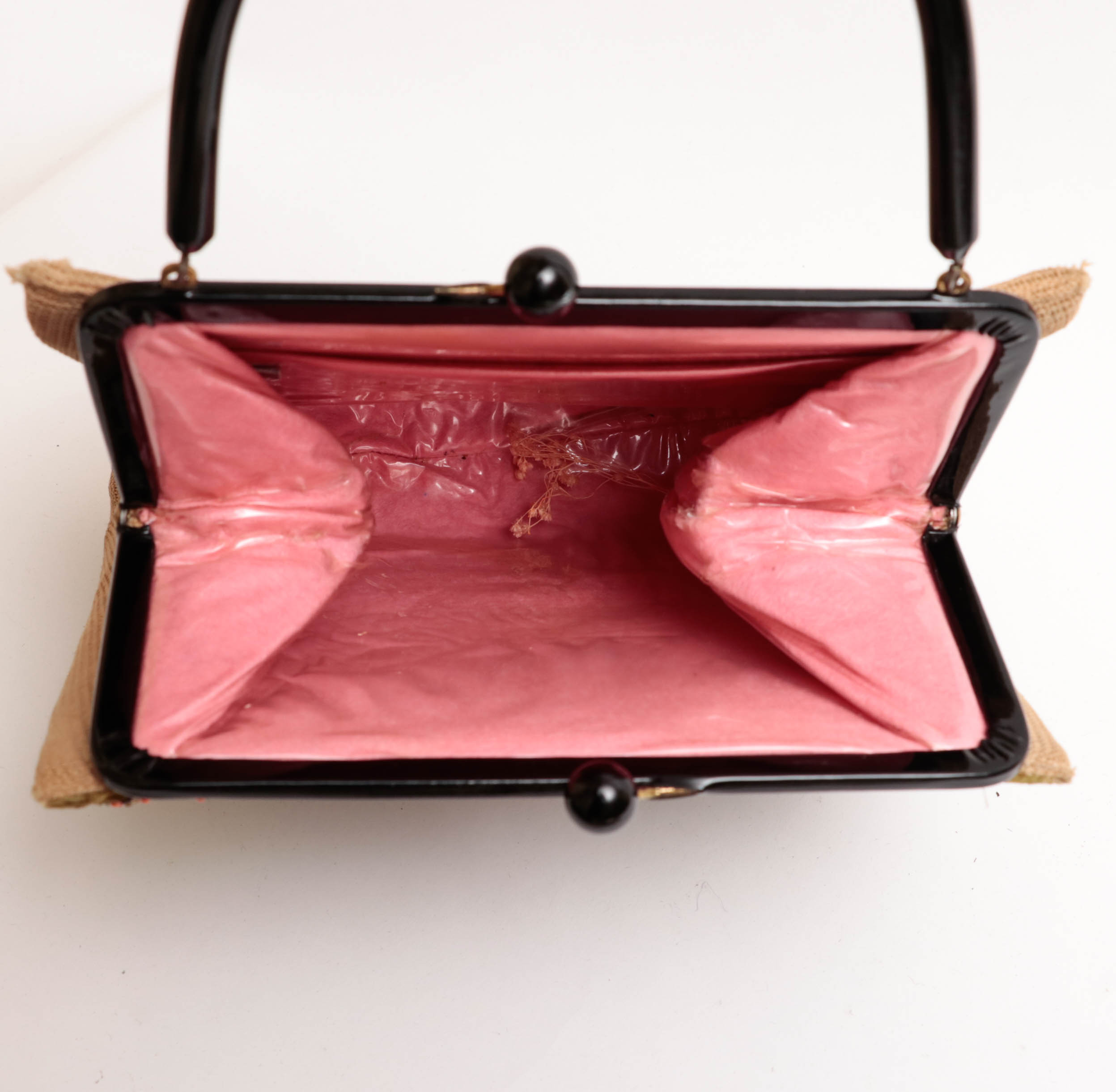 Souré, Genung's, Union Made and Other Handbags, Hats and Crocheted Gloves