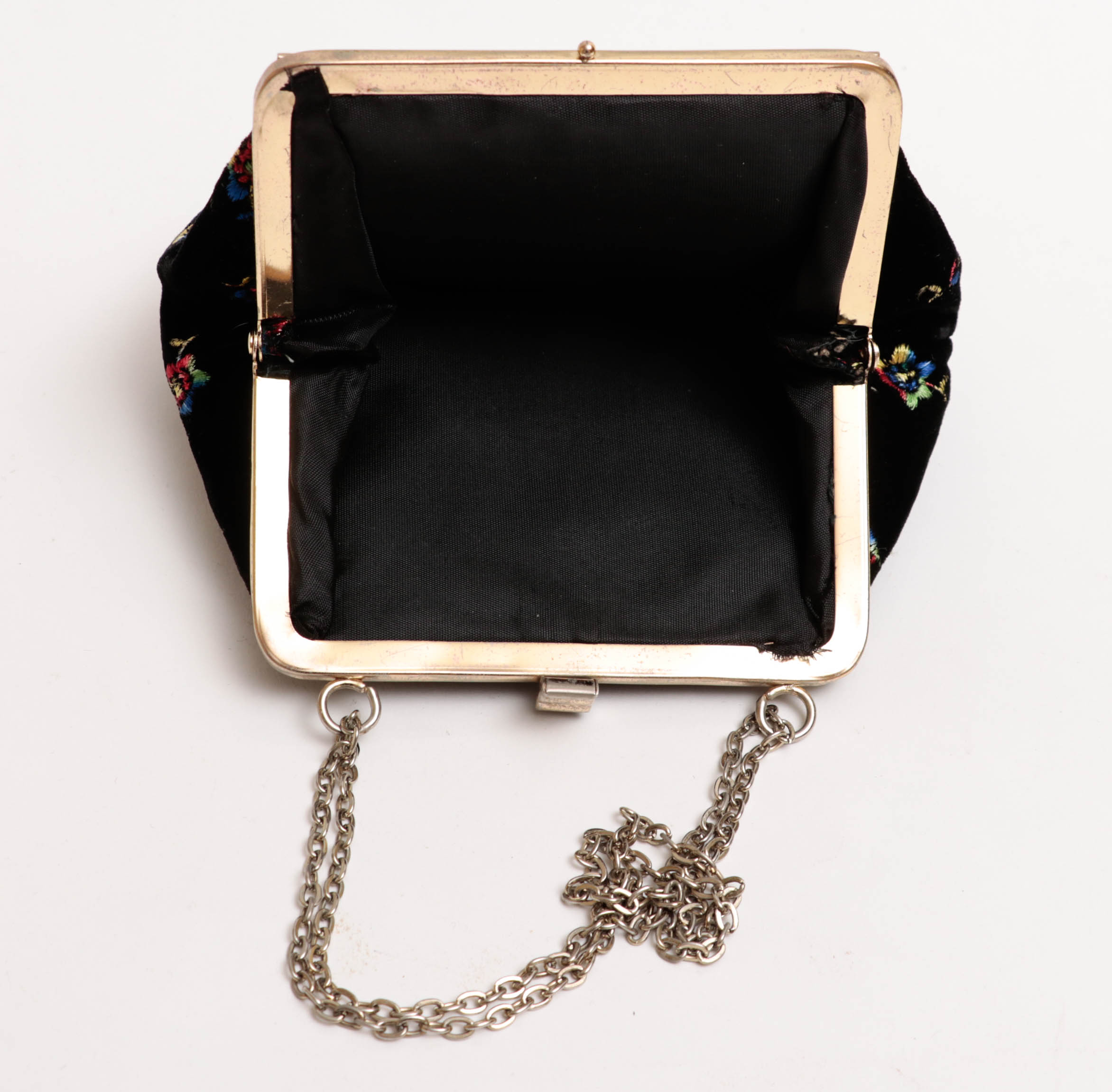 Souré, Genung's, Union Made and Other Handbags, Hats and Crocheted Gloves