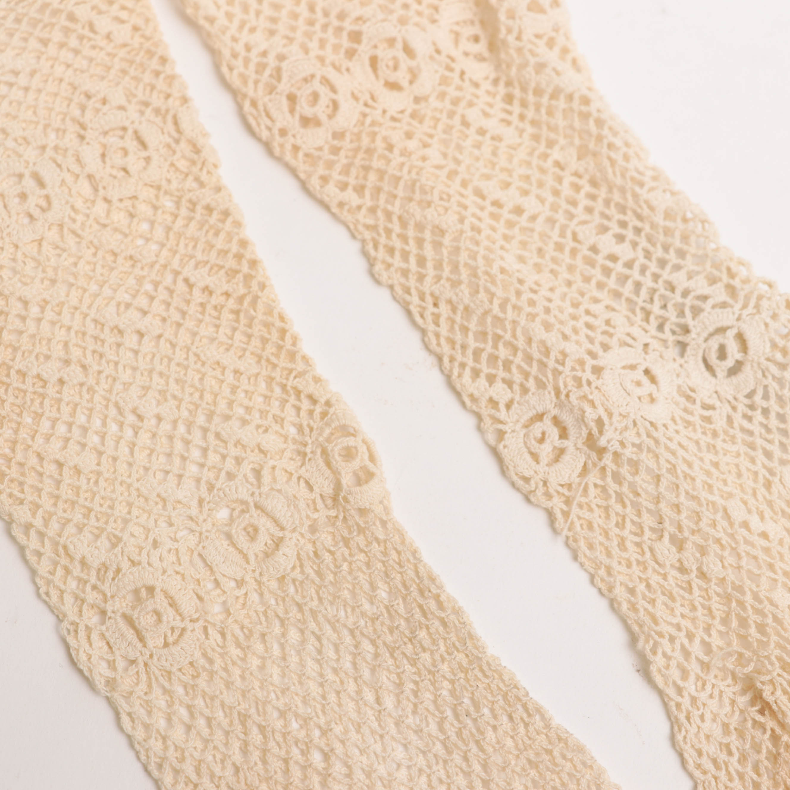 Souré, Genung's, Union Made and Other Handbags, Hats and Crocheted Gloves