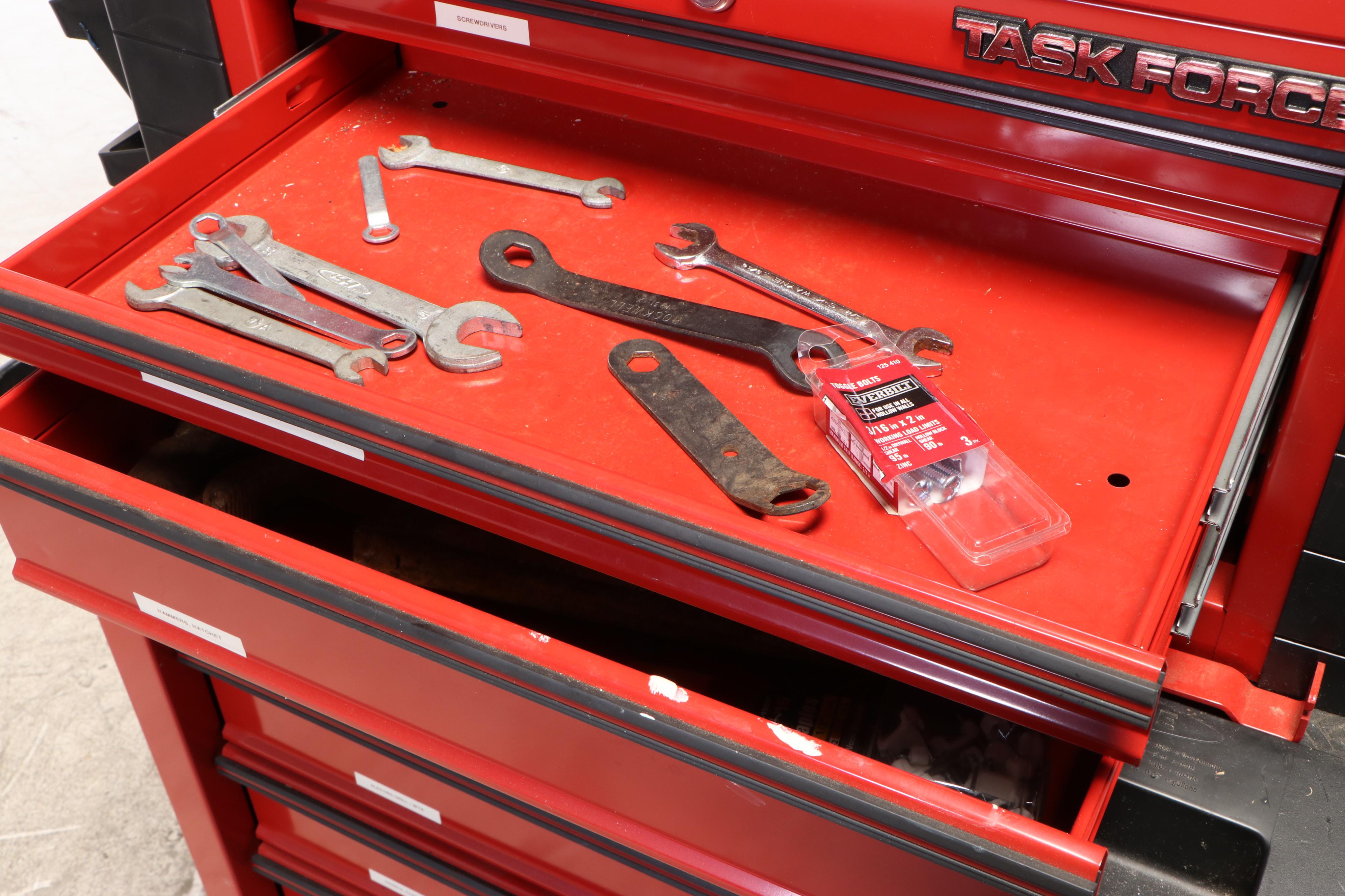 Task Force Tool Storage Cart with Tool Assortment and Skil Sawhorses