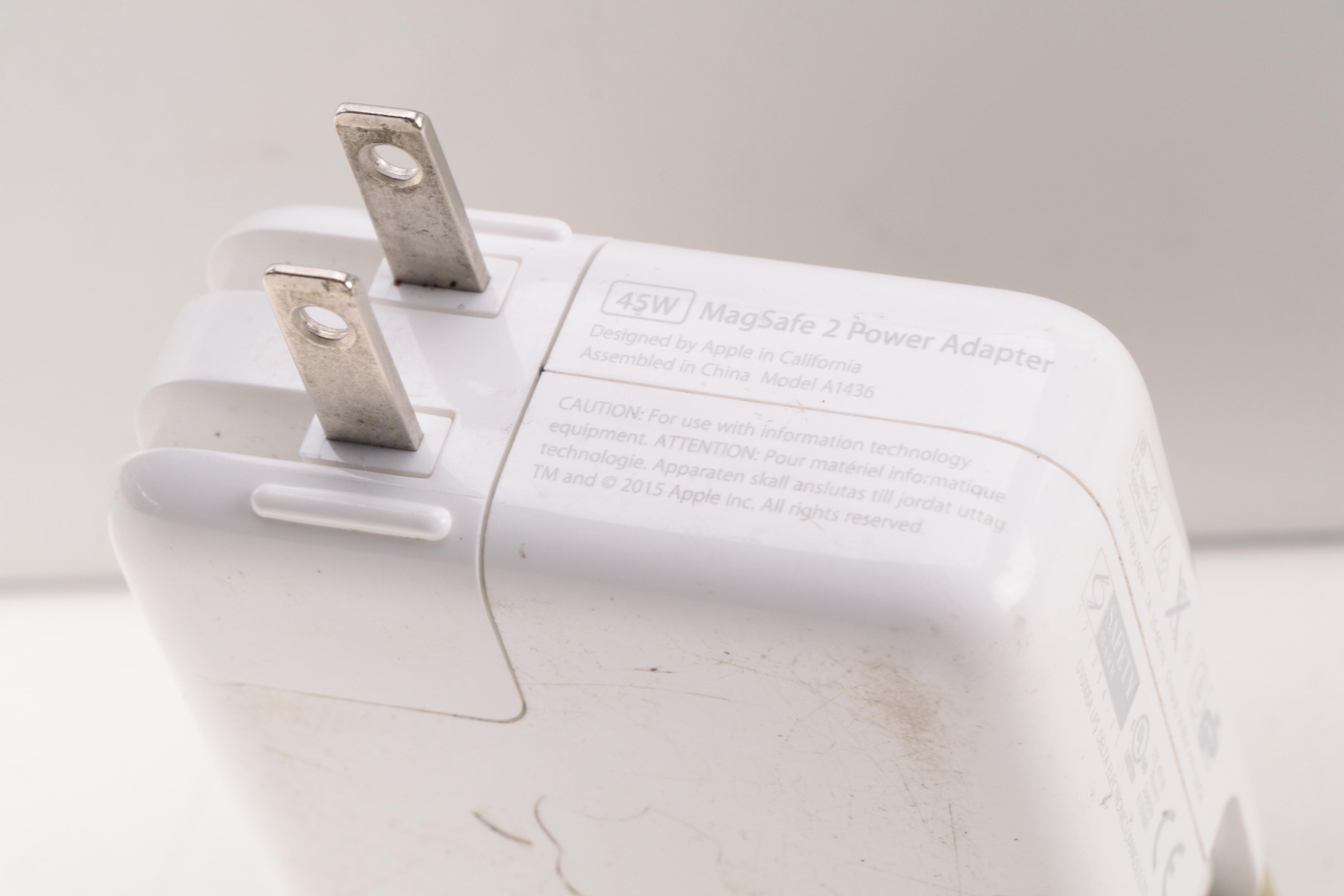 Apple 13" MacBook Air Core i5 1.6 GHz Laptop Computer, Early 2015