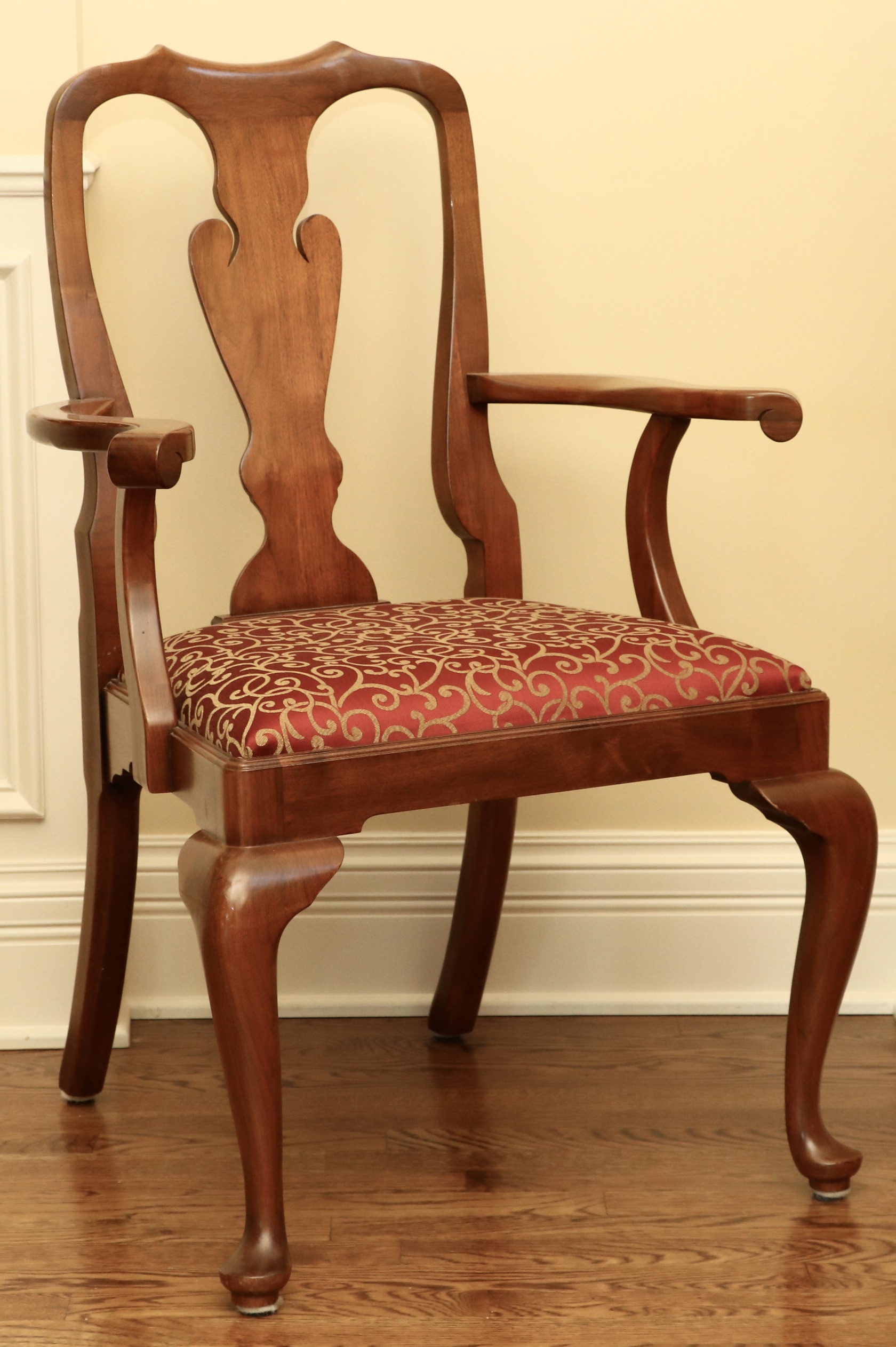 Henkel-Harris "Virginia Galleries" Queen Anne Style Black Walnut Dining Set