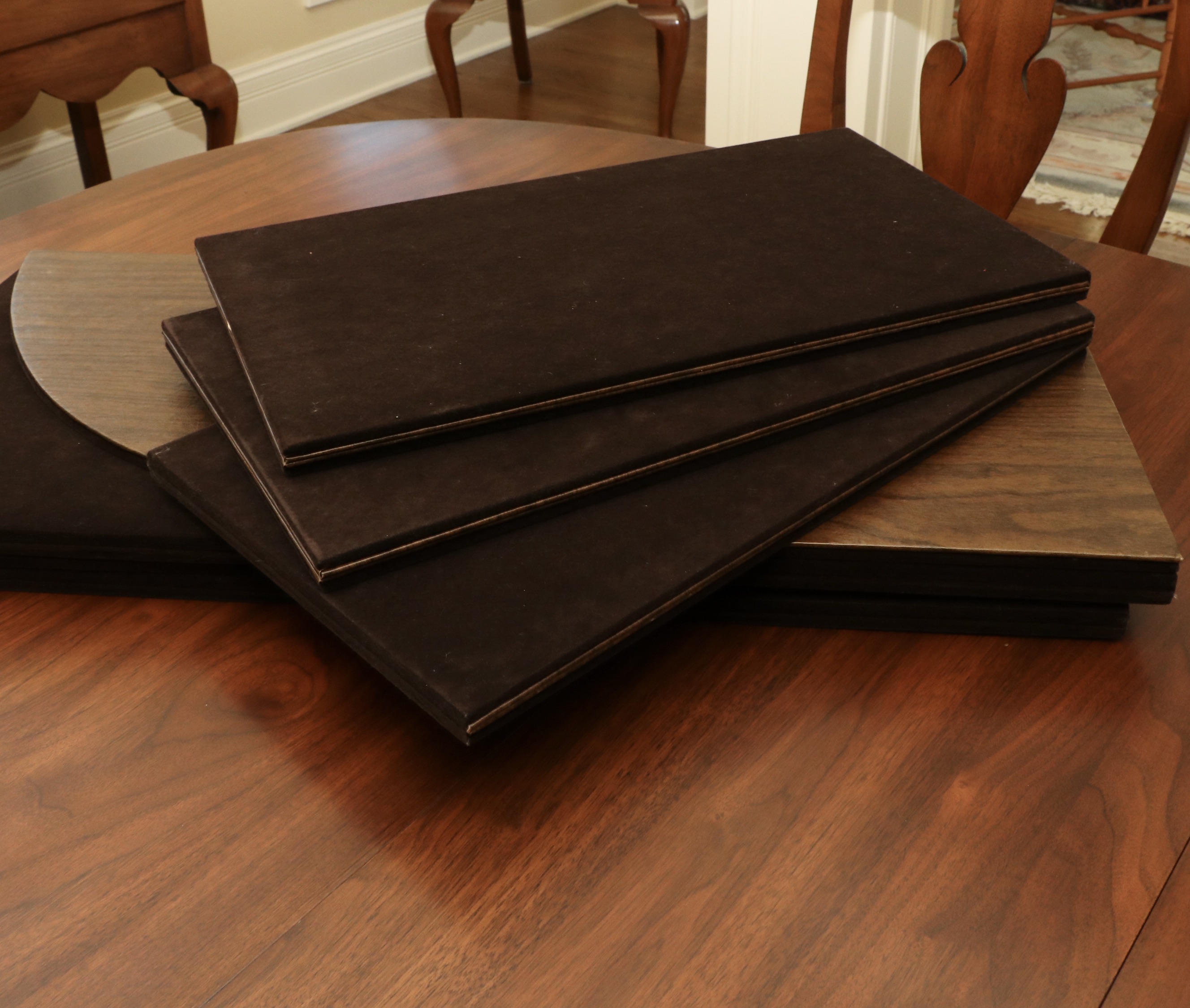 Henkel-Harris "Virginia Galleries" Queen Anne Style Black Walnut Dining Set