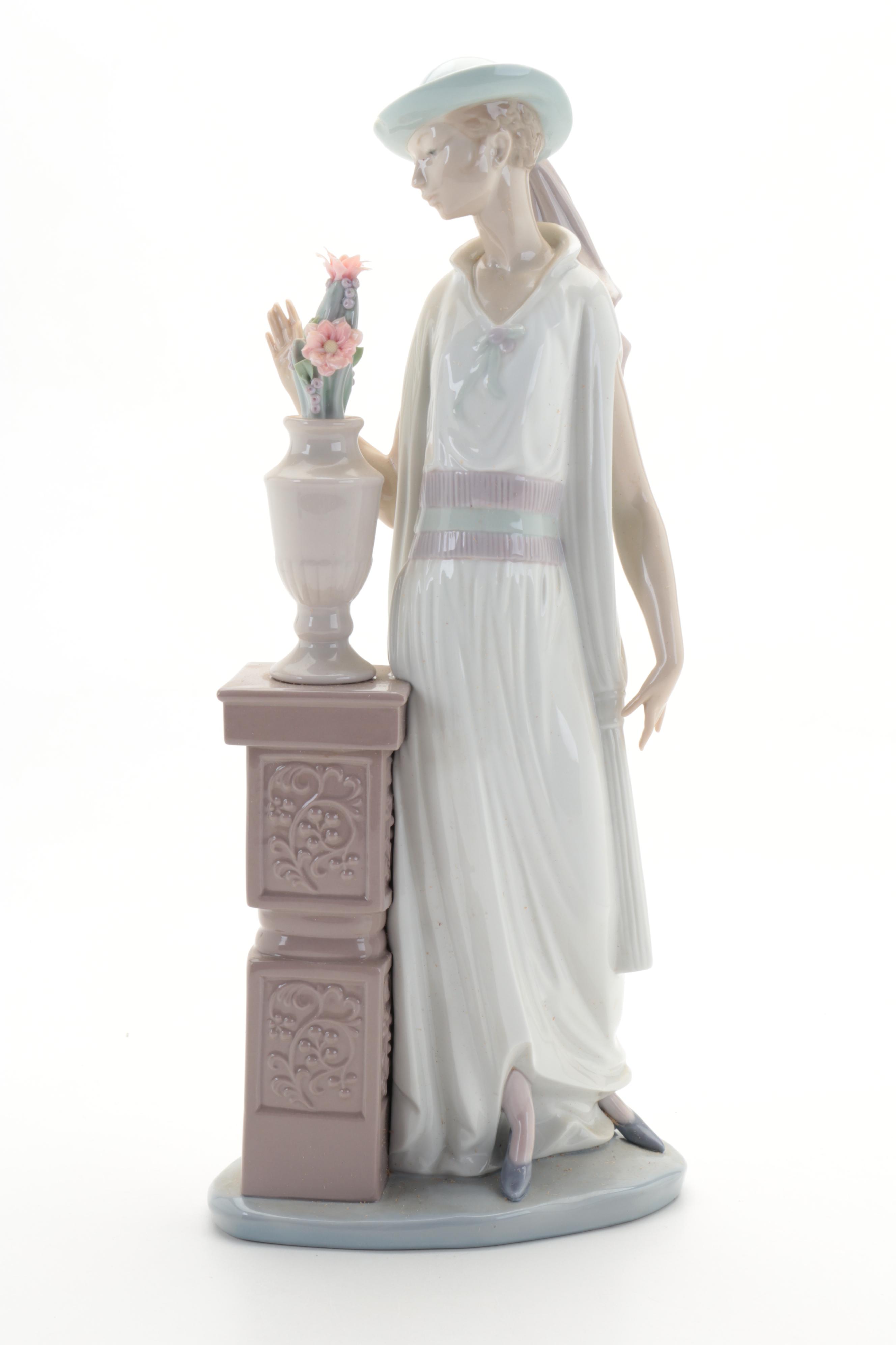 Lladró "Lady Grand Casino" Porcelain Figurine Designed by Vicente Martínez