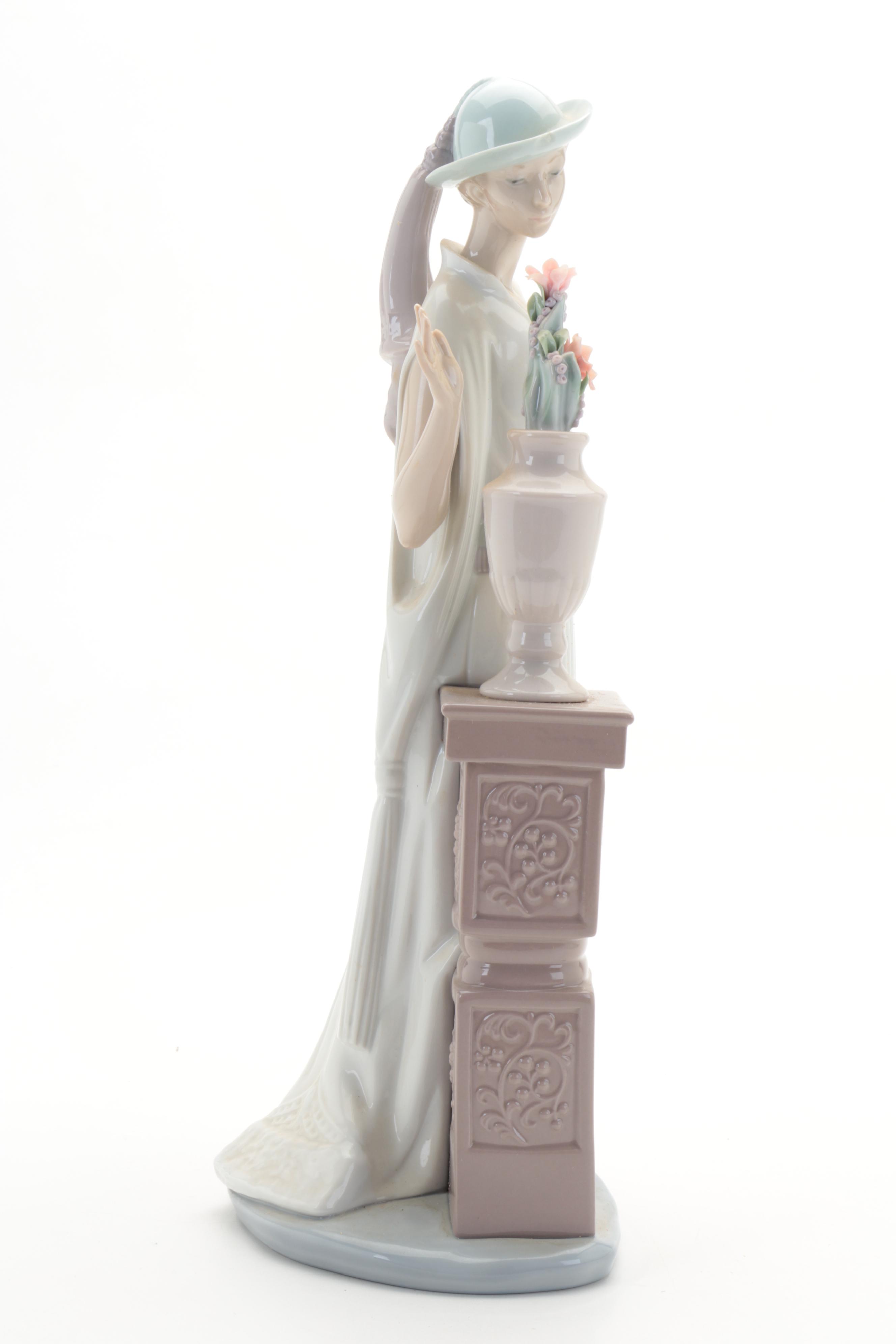 Lladró "Lady Grand Casino" Porcelain Figurine Designed by Vicente Martínez