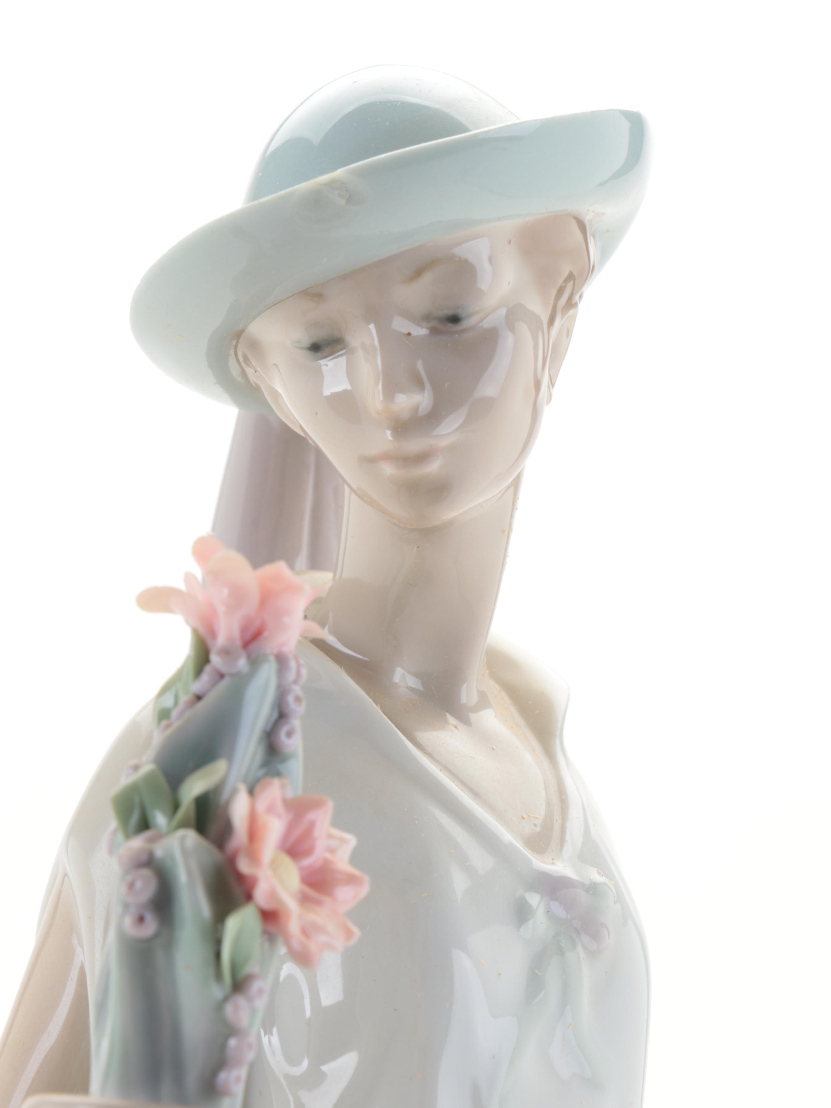 Lladró "Lady Grand Casino" Porcelain Figurine Designed by Vicente Martínez