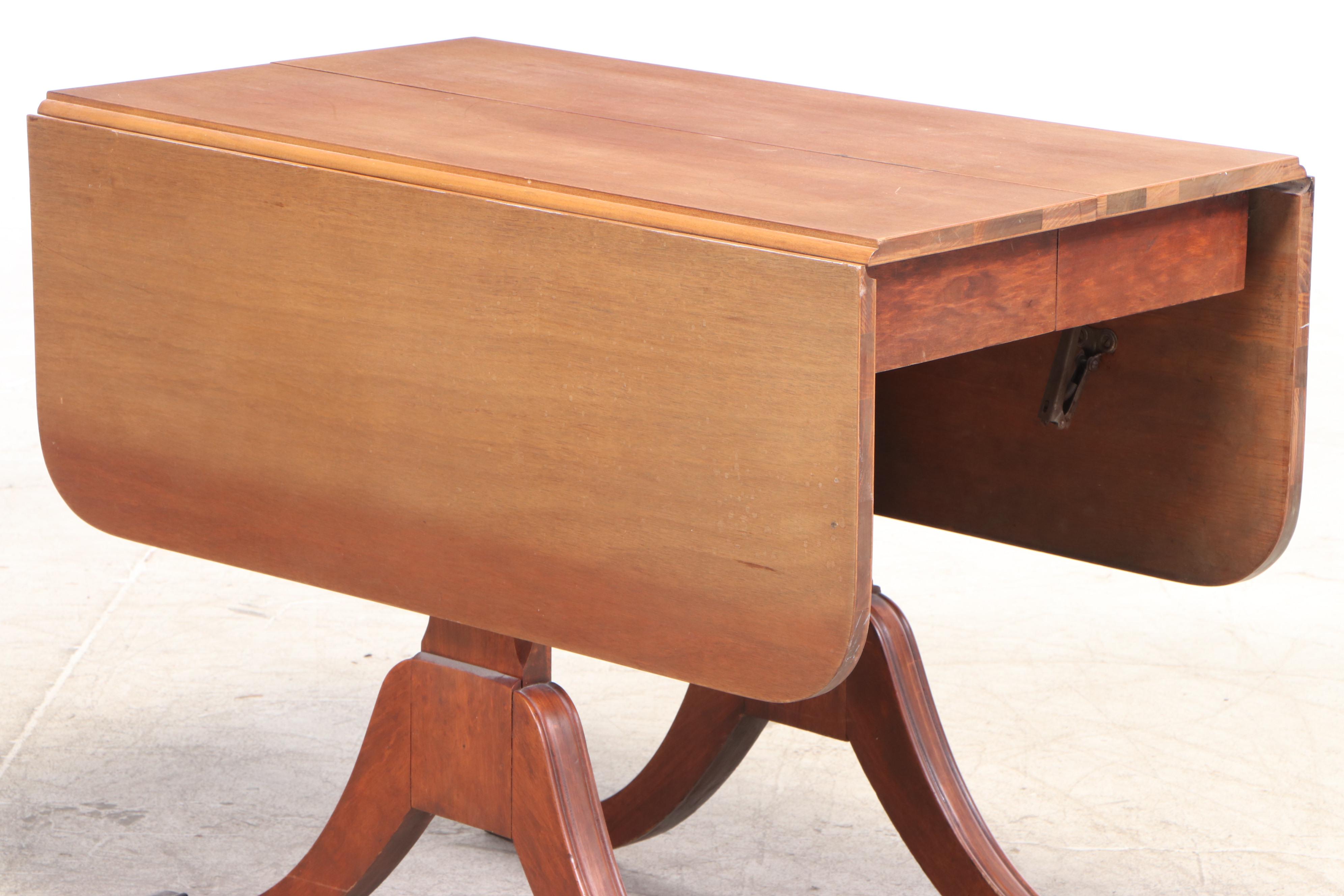 Lexington Chair Co. Mahogany Federal Style DropLeaf Dining Table EBTH