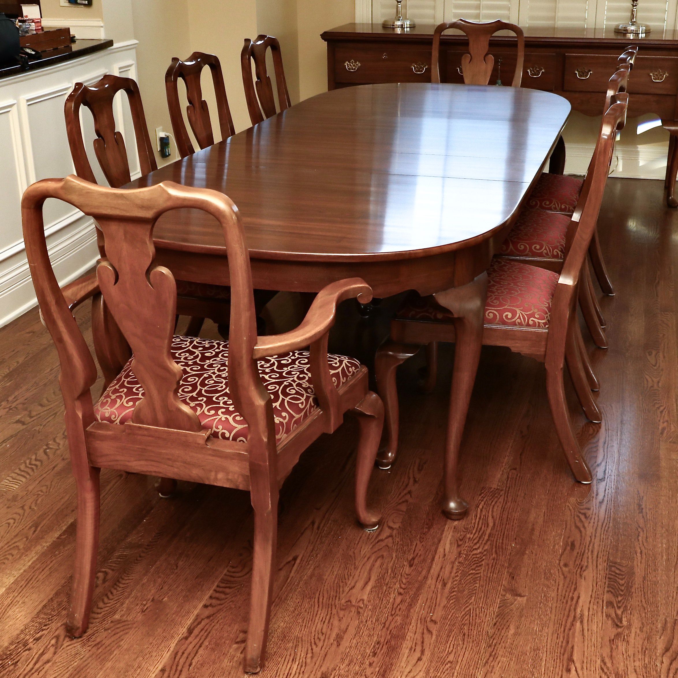 Henkel-Harris "Virginia Galleries" Queen Anne Style Black Walnut Dining Set
