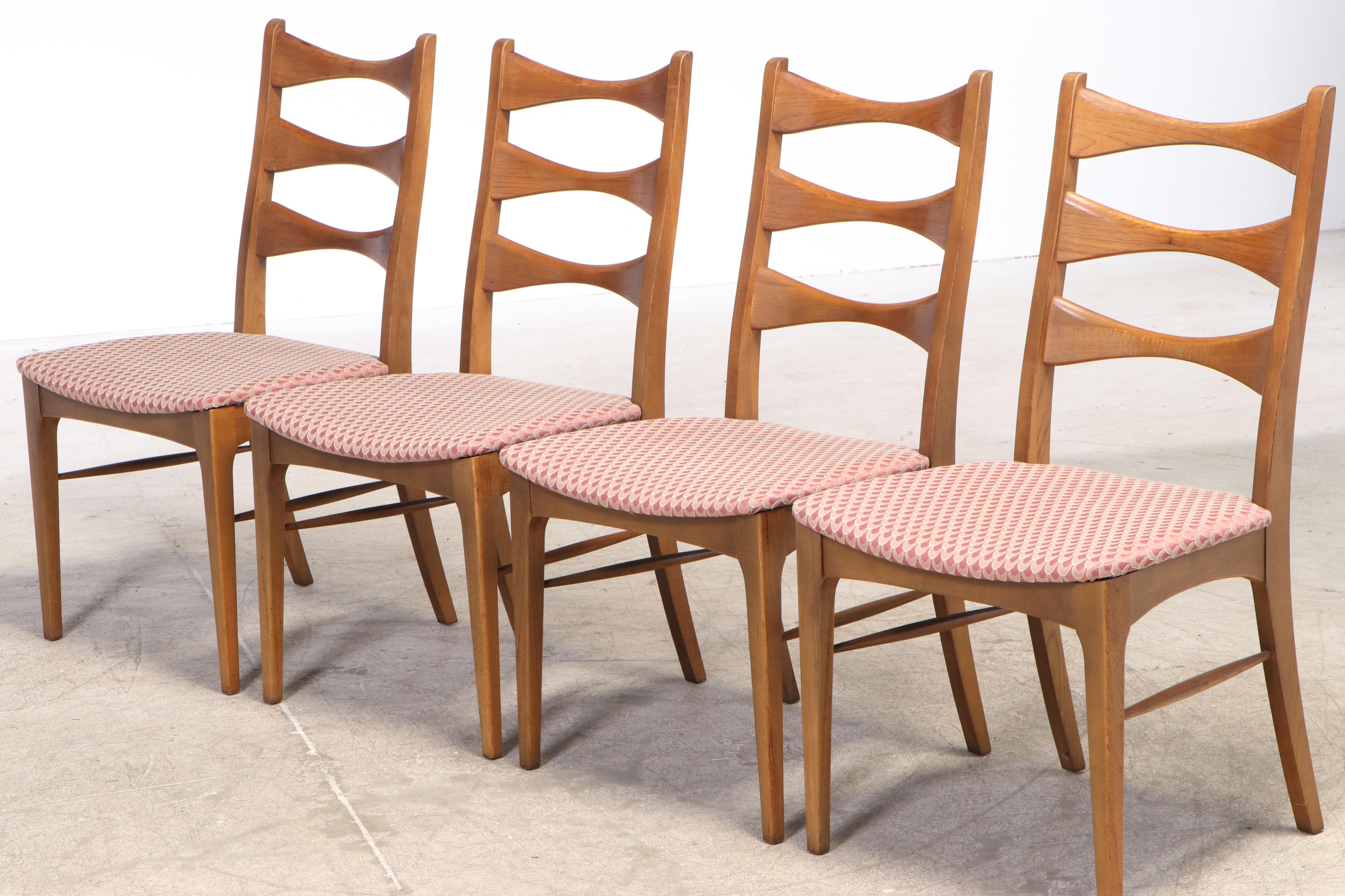 Lane "Rhythm" Mid Century Modern Walnut Seven-Piece Dining Set