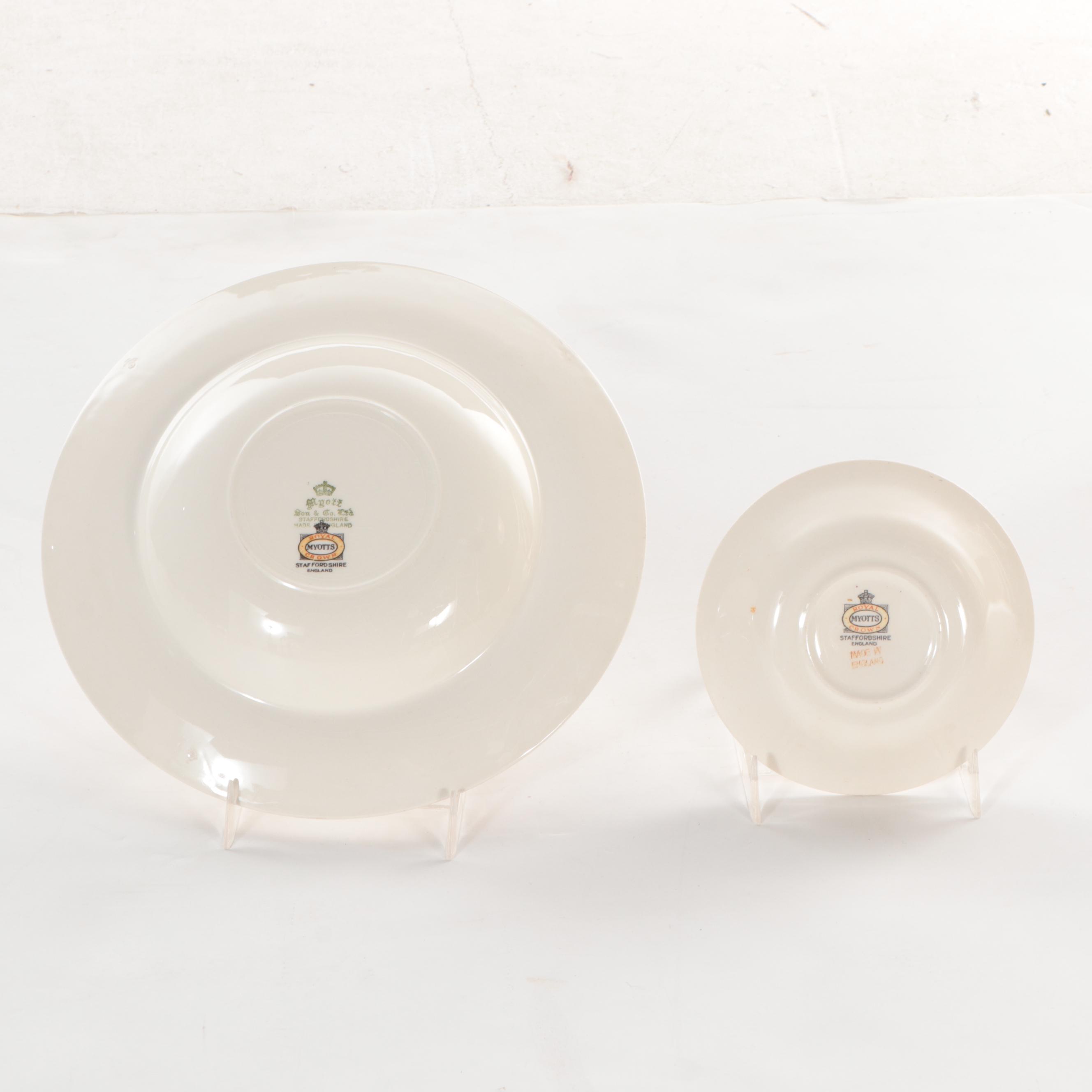 Myott Staffordshire "Chelsea Bird" Earthenware China Dinnerware, Mid-20th C.