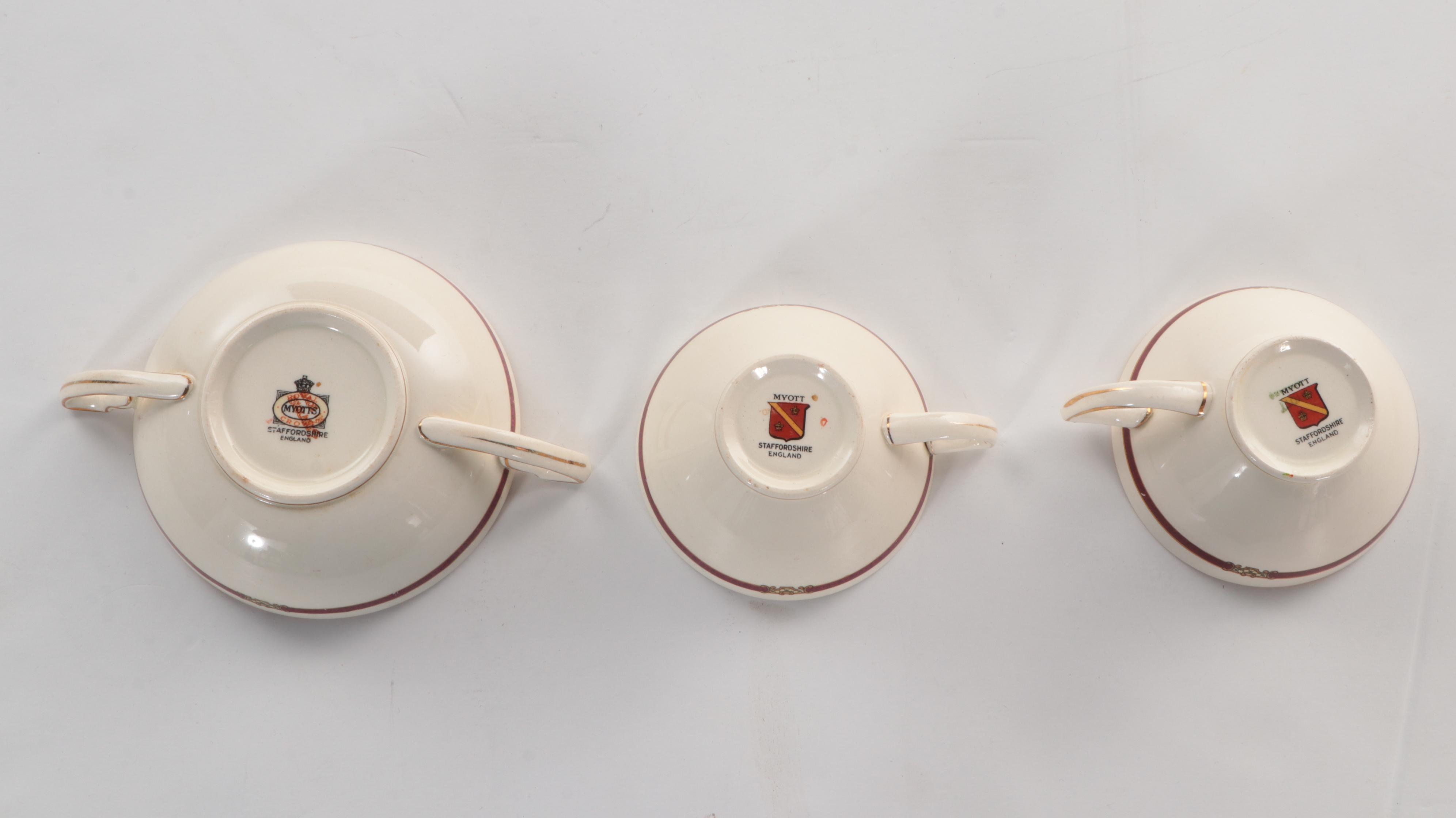 Myott Staffordshire "Chelsea Bird" Earthenware China Dinnerware, Mid-20th C.