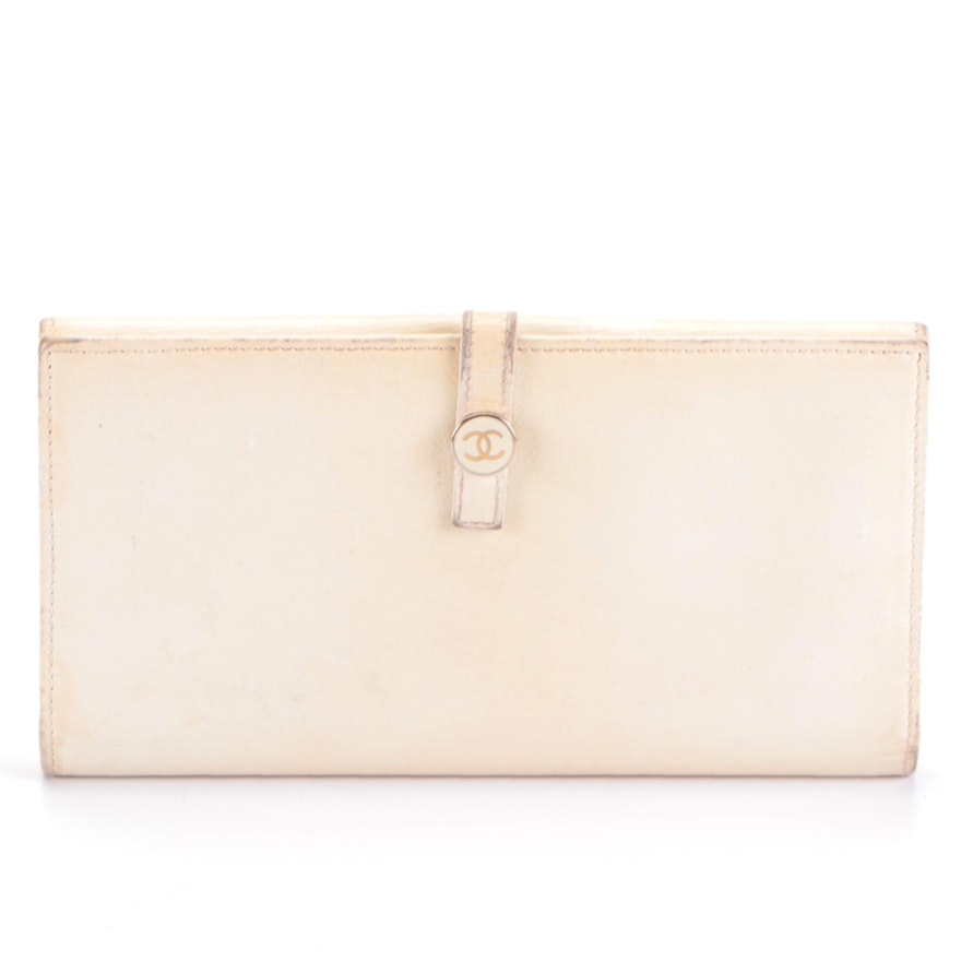 Chanel Long Continental Wallet in Ivory Grained Leather