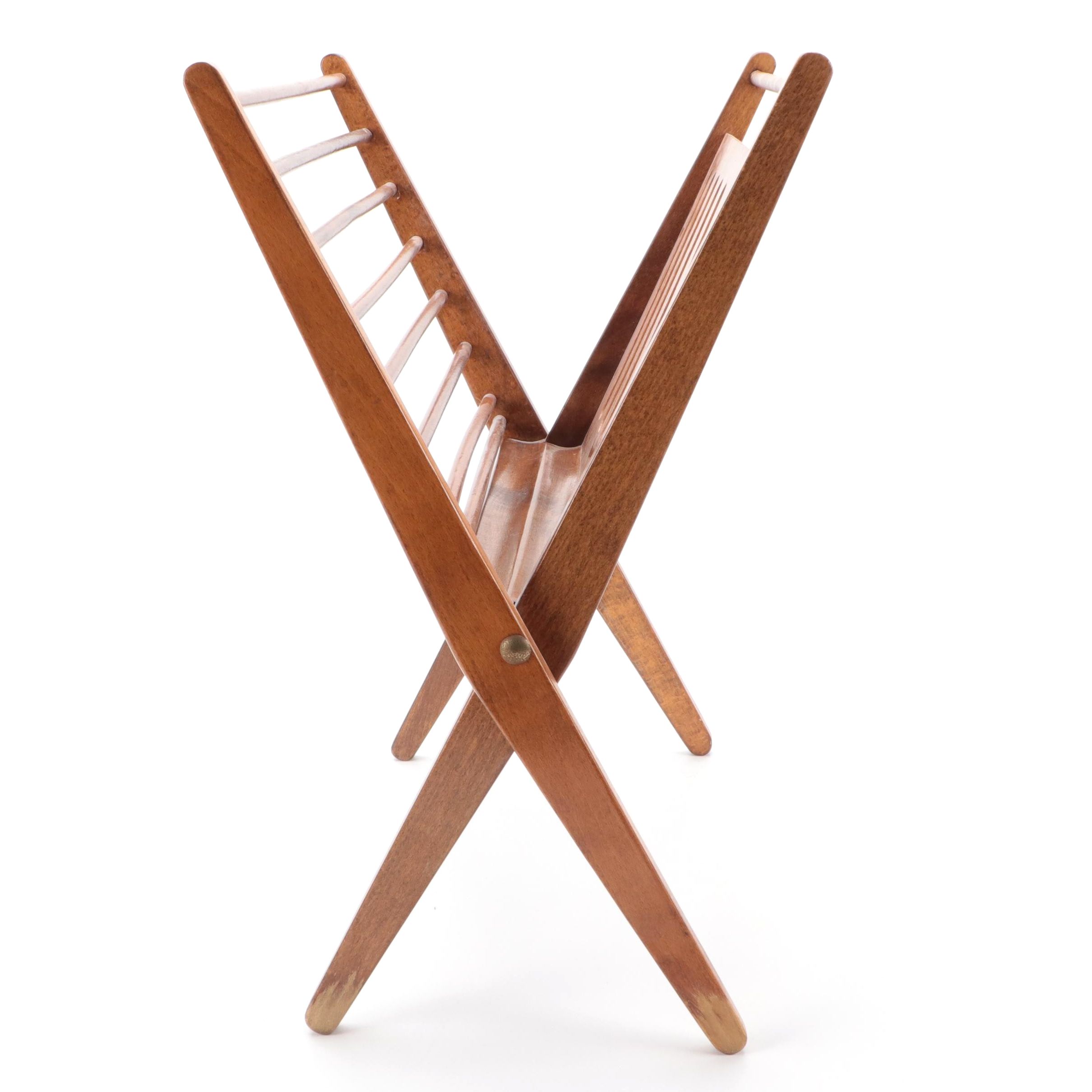 Nasco Yugoslavia Maple Magazine Rack, Mid-20th Century