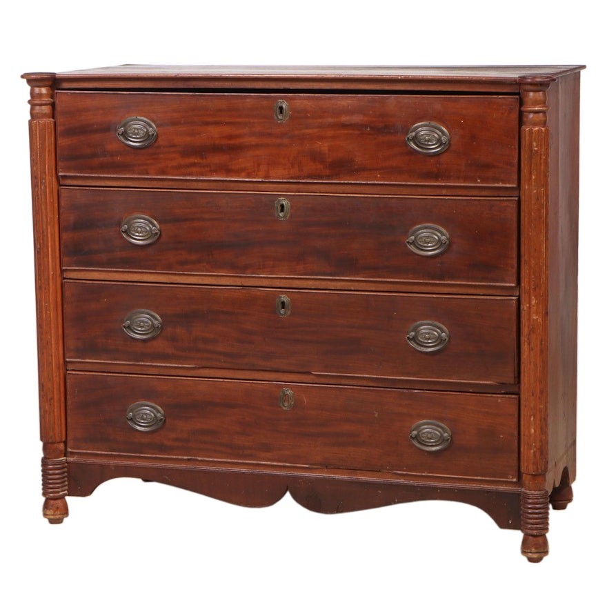 Federal Mahogany Chest of Drawers, Early 19th Century