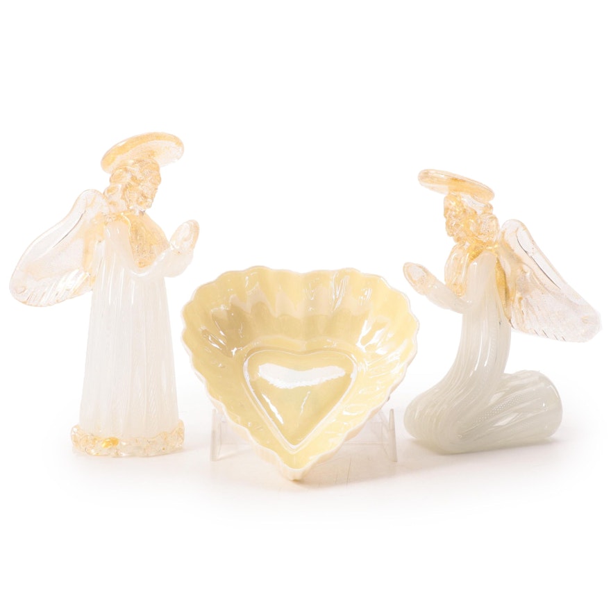 Belleek Porcelain Heart Dish with Art Glass Angel Figures, Mid-Late 20th Century