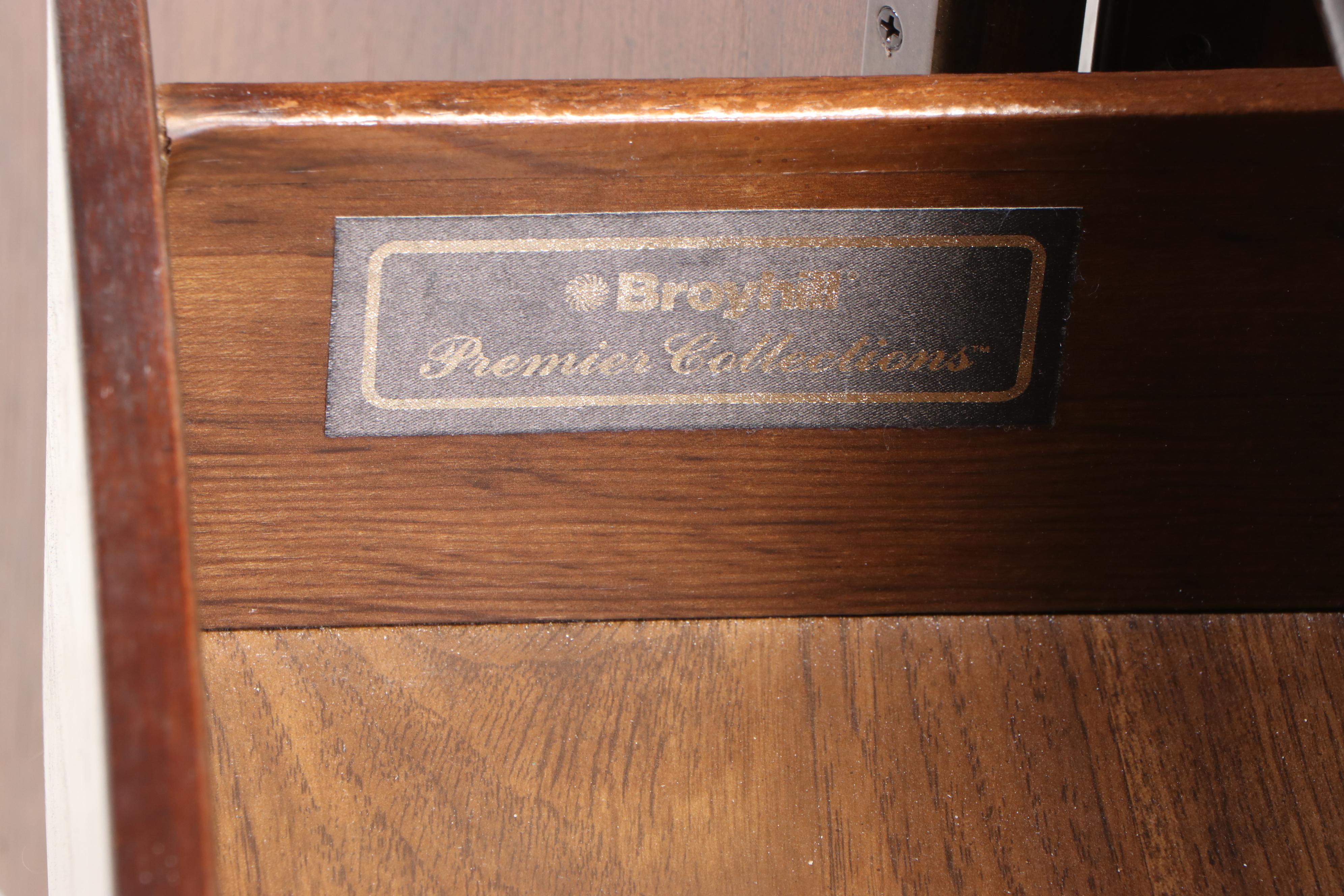 Broyhill "Premier Collections" Chinoiserie Style Incised Decorated Cabinet