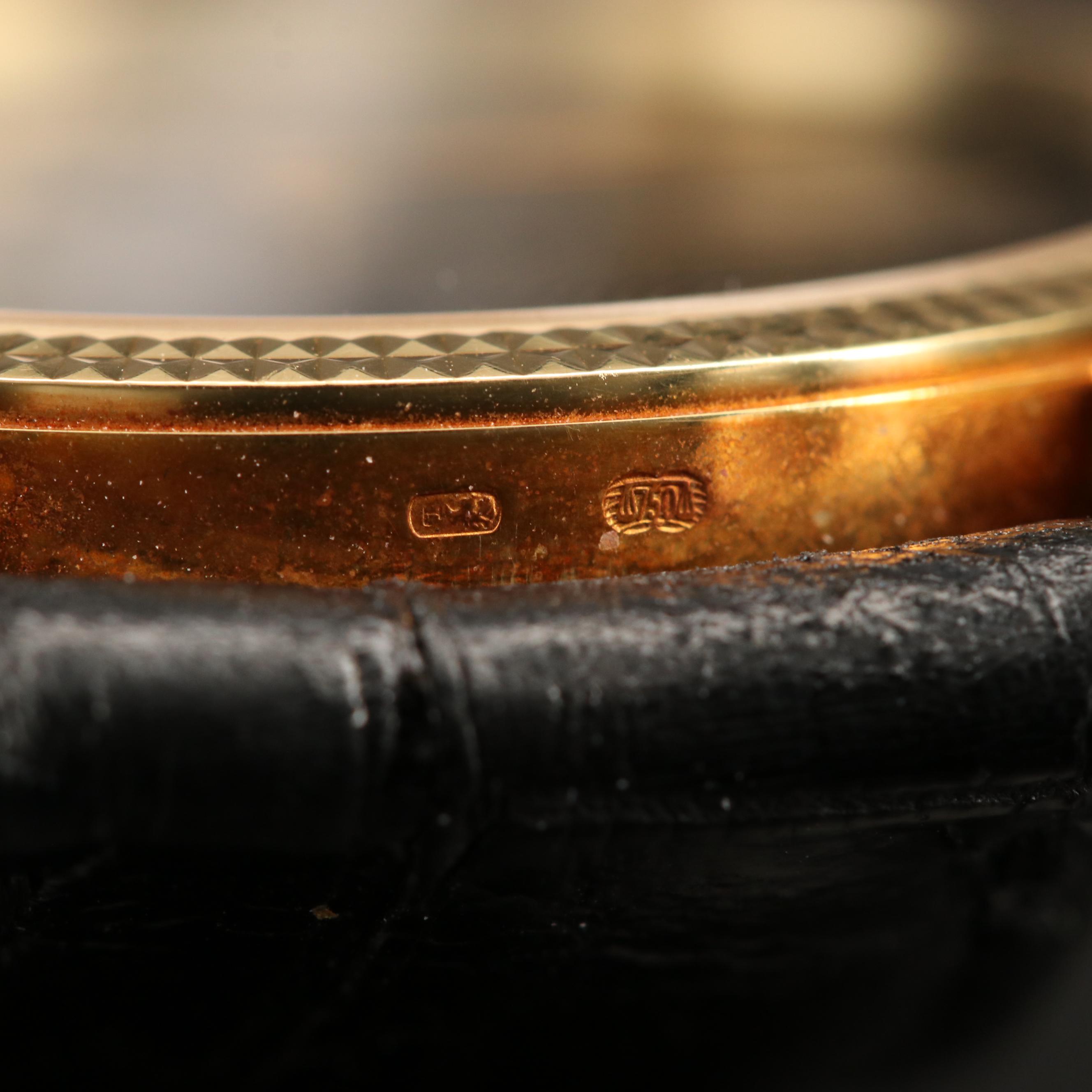 Gucci 18K Hobnail Bezel and Black Dial Watch