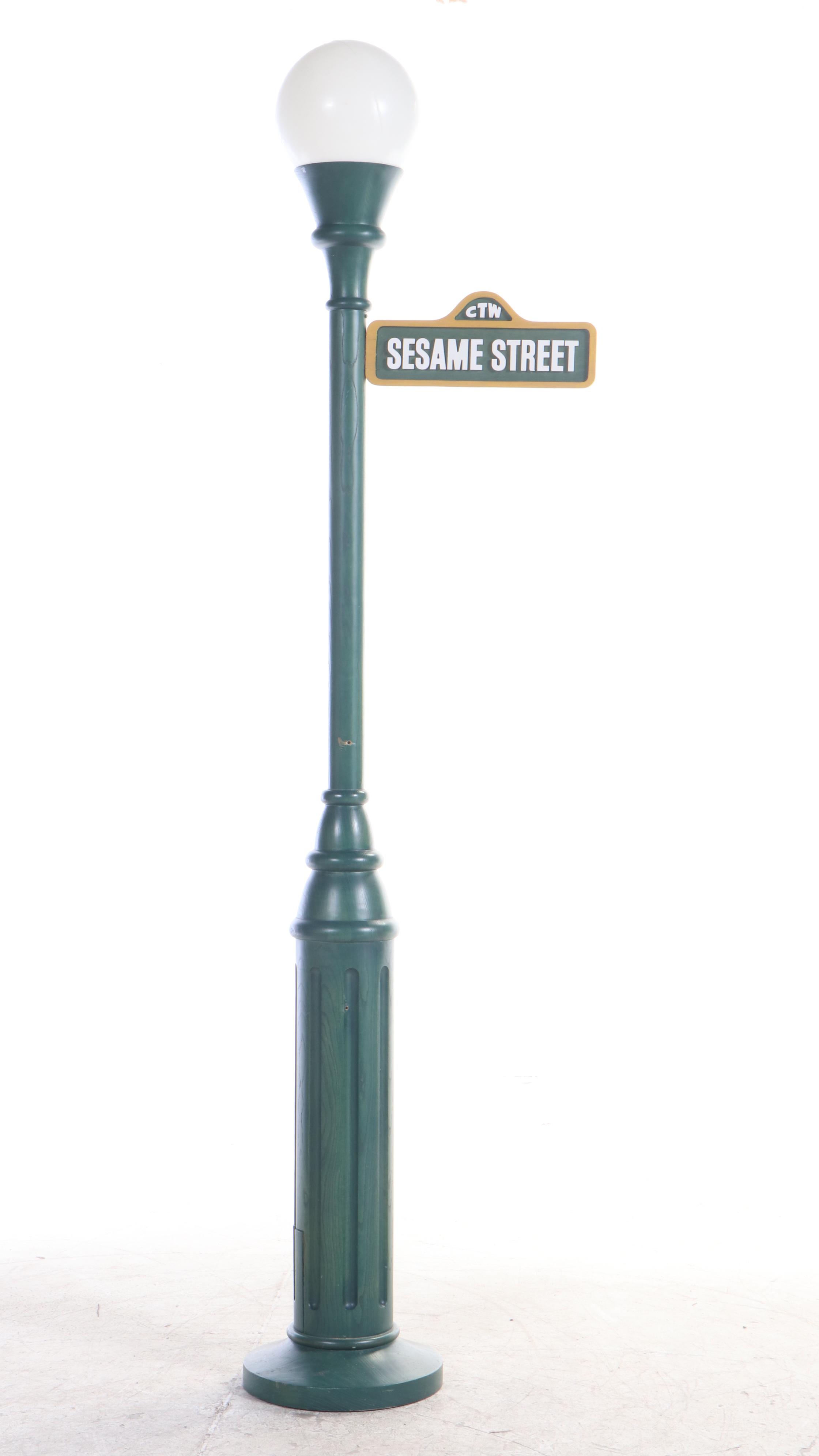 "Big Bird" Cutout and "Sesame Street" Lamp Post Retail Display