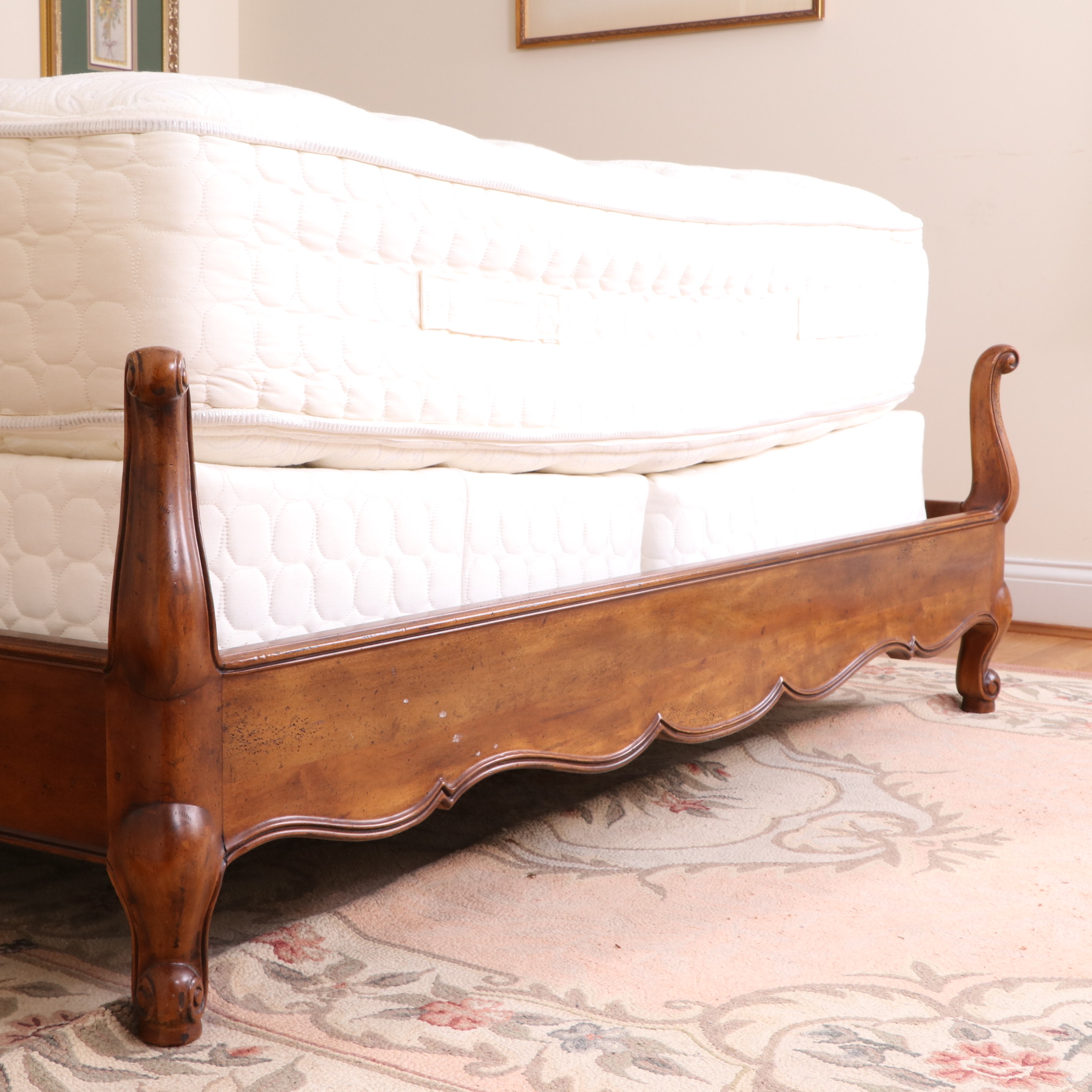Henredon "Villandry" Queen Size Illuminated Half-Tester Bed
