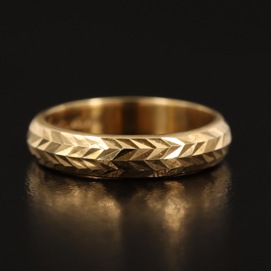 18K Band with Diamond Cut Chevron Pattern