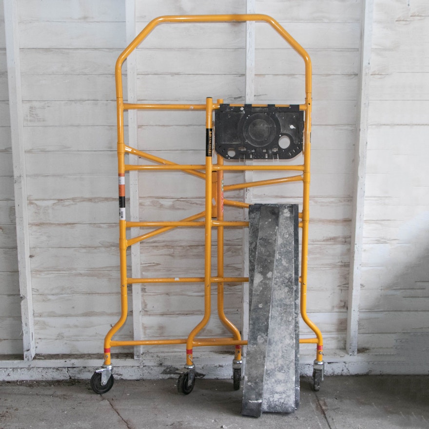 Metaltech 6' Collapsible Rolling Scaffolding with 900 Lbs Load Capacity